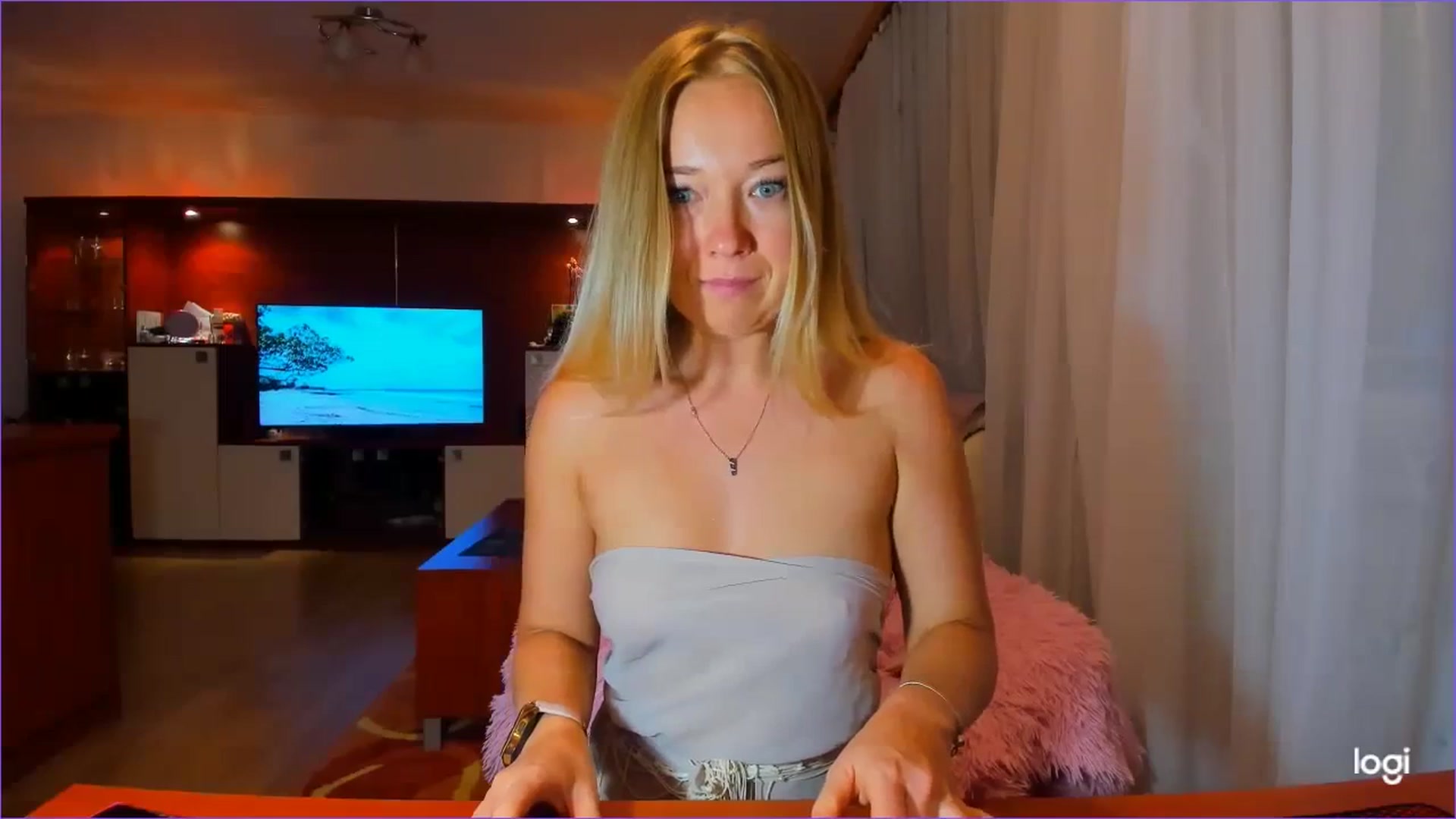 Gallery image thumbnail from FlamingoDream's myfreecams stream on, 09/27/2023, 23:24 image 20 of 20