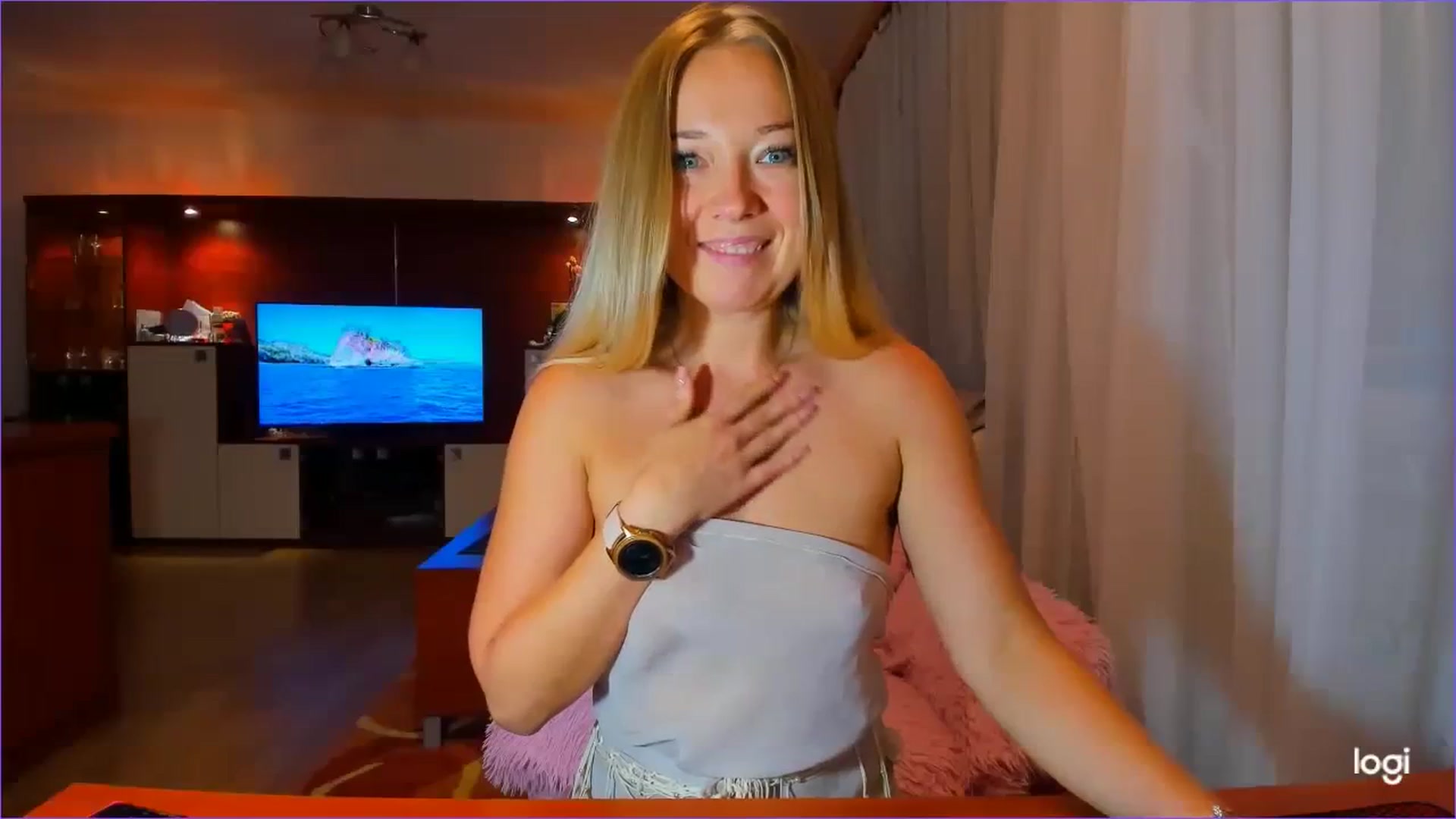 Gallery image thumbnail from FlamingoDream's myfreecams stream on, 09/27/2023, 23:24 image 3 of 20