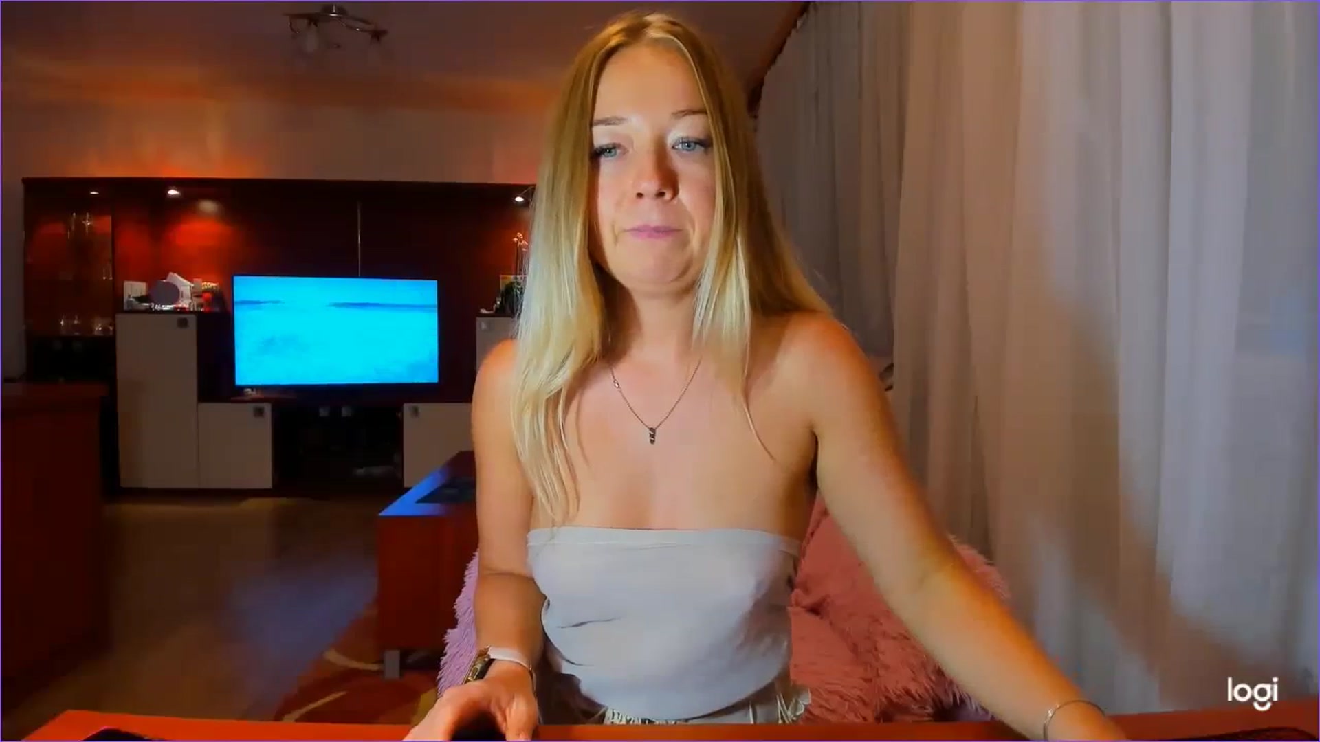 Gallery image thumbnail from FlamingoDream's myfreecams stream on, 09/27/2023, 23:24 image 14 of 20