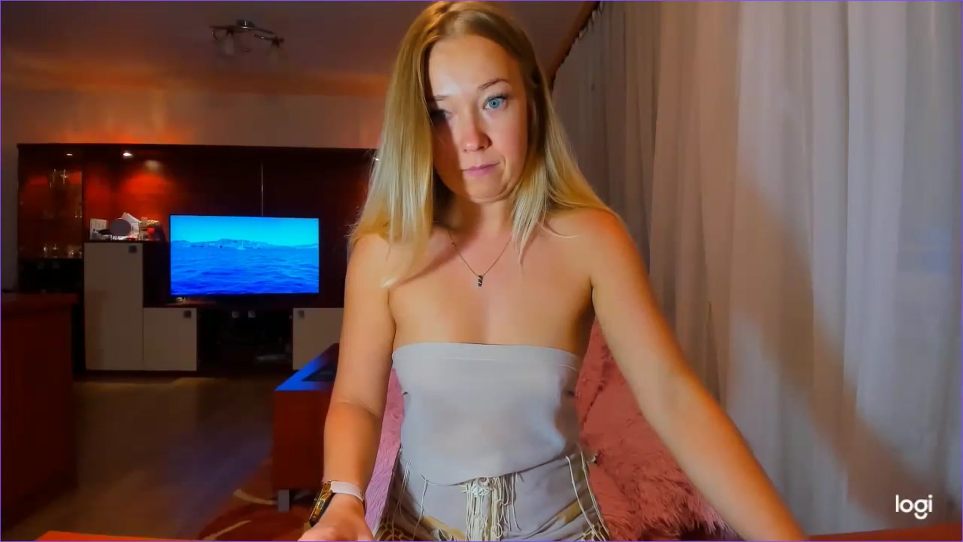 Gallery image thumbnail from FlamingoDream's myfreecams stream on, 09/27/2023, 23:24 image 2 of 20