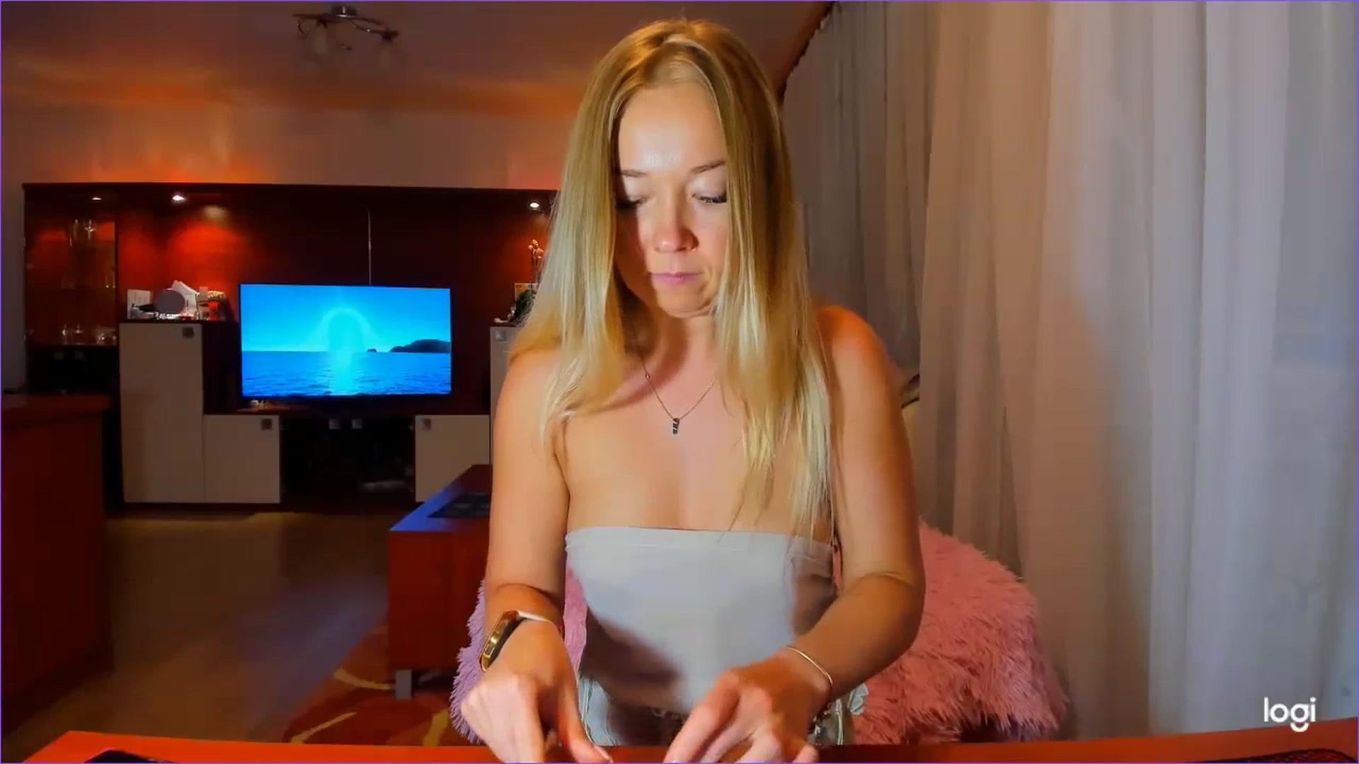Gallery image thumbnail from FlamingoDream's myfreecams stream on, 09/27/2023, 23:24 image 5 of 20