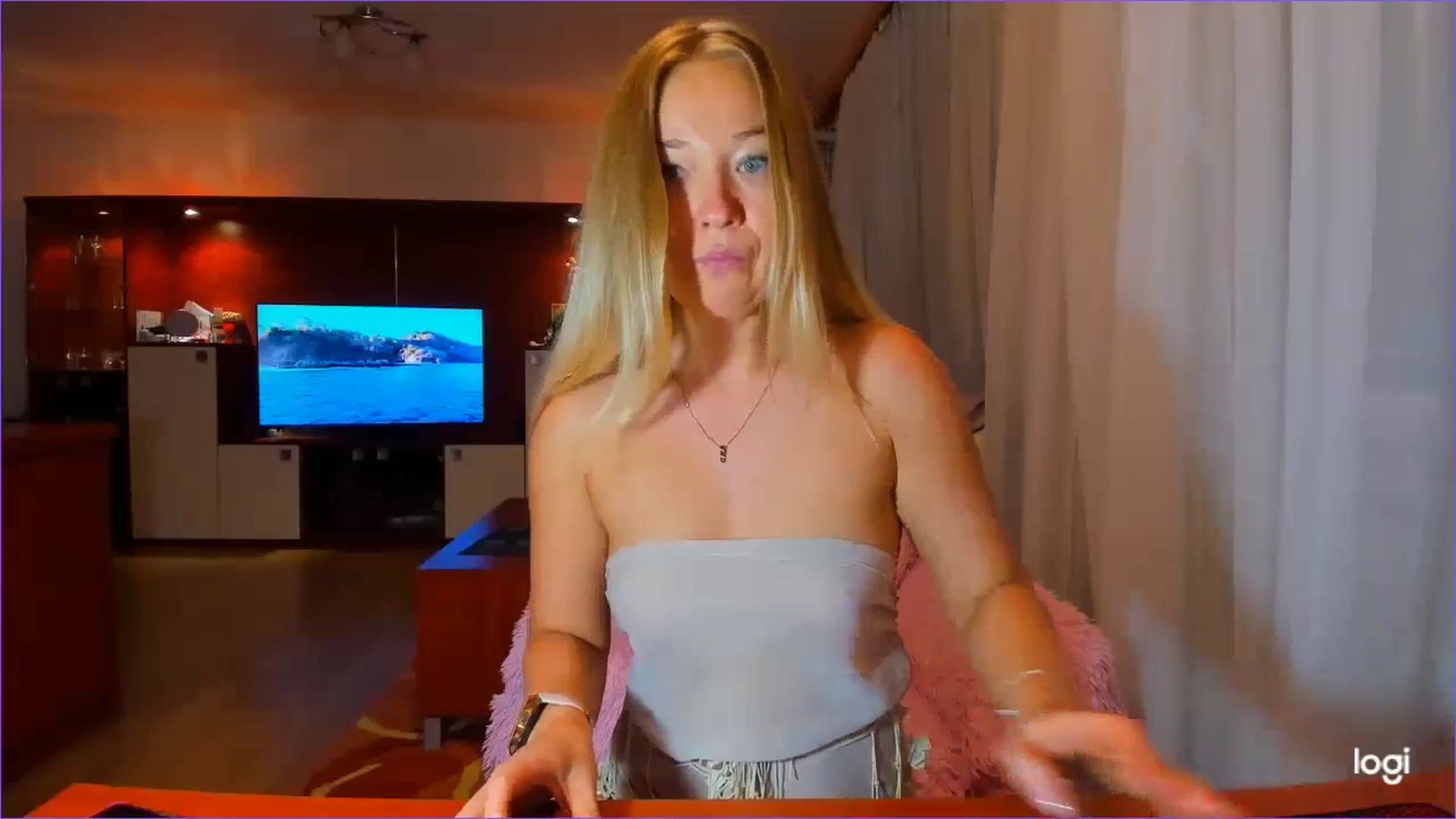 Gallery image thumbnail from FlamingoDream's myfreecams stream on, 09/27/2023, 23:24 image 6 of 20
