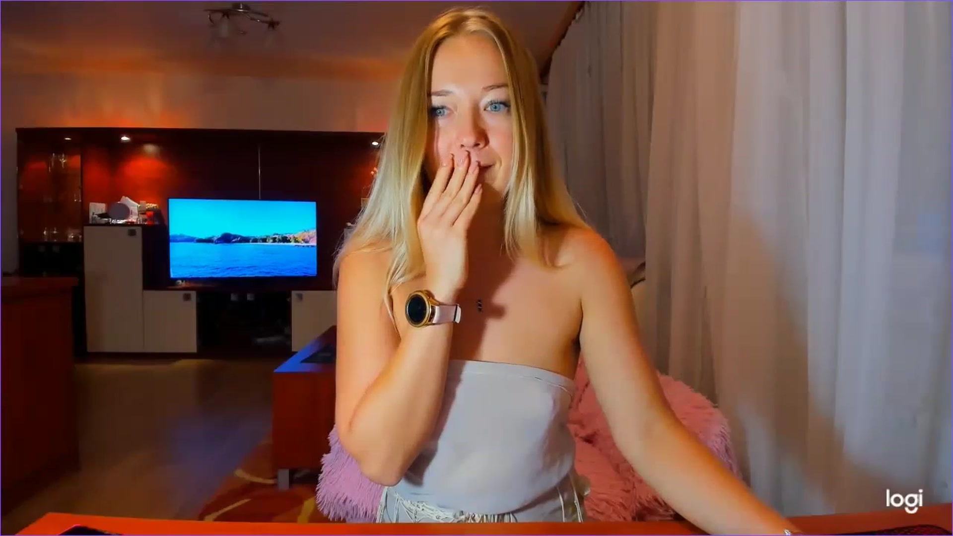 Gallery image thumbnail from FlamingoDream's myfreecams stream on, 09/27/2023, 23:24 image 4 of 20