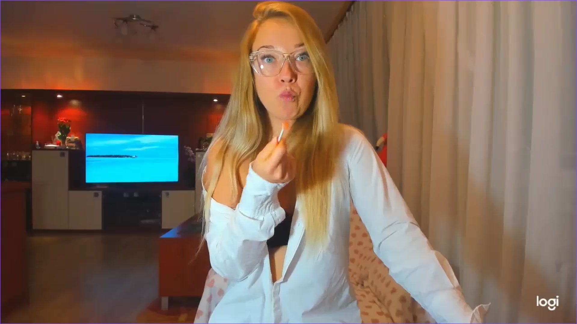 Gallery image thumbnail from FlamingoDream's myfreecams stream on, 10/25/2023, 01:04 image 20 of 20