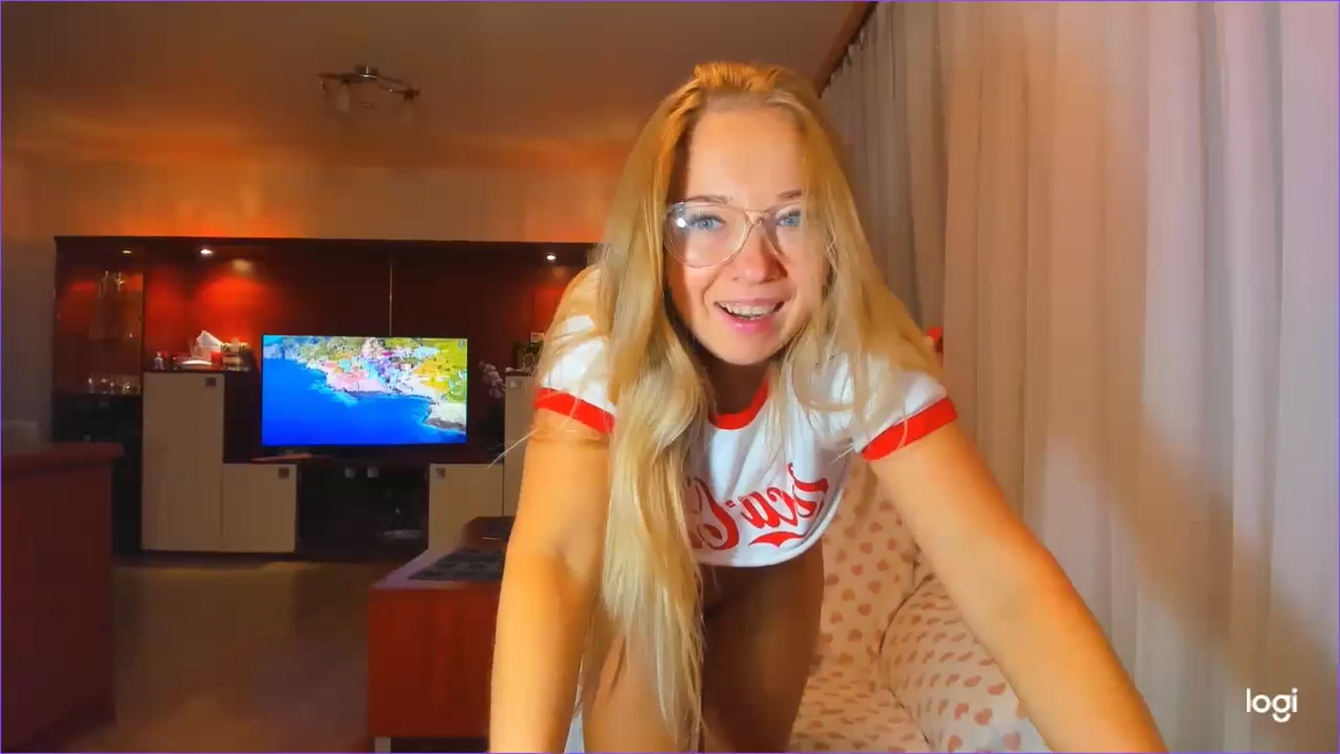 Gallery image thumbnail from FlamingoDream's myfreecams stream on, 10/27/2023, 01:12 image 7 of 20