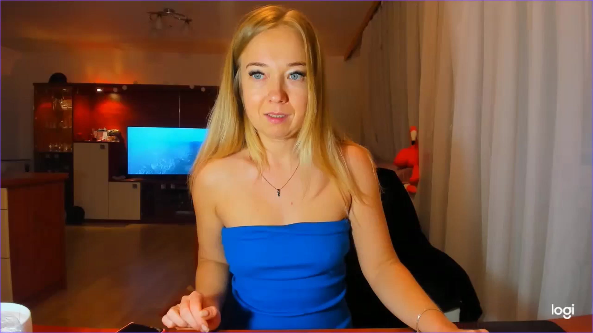 Gallery image thumbnail from FlamingoDream's myfreecams stream on, 11/24/2023, 01:00 image 15 of 20