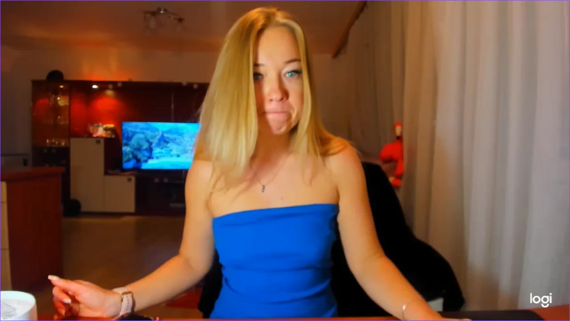 Gallery image thumbnail from FlamingoDream's myfreecams stream on, 11/24/2023, 01:00 image 17 of 20