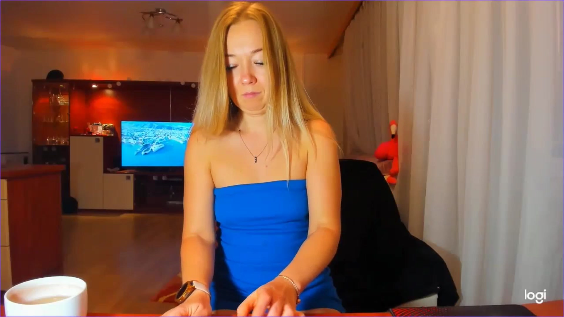 Gallery image thumbnail from FlamingoDream's myfreecams stream on, 11/24/2023, 01:00 image 2 of 20