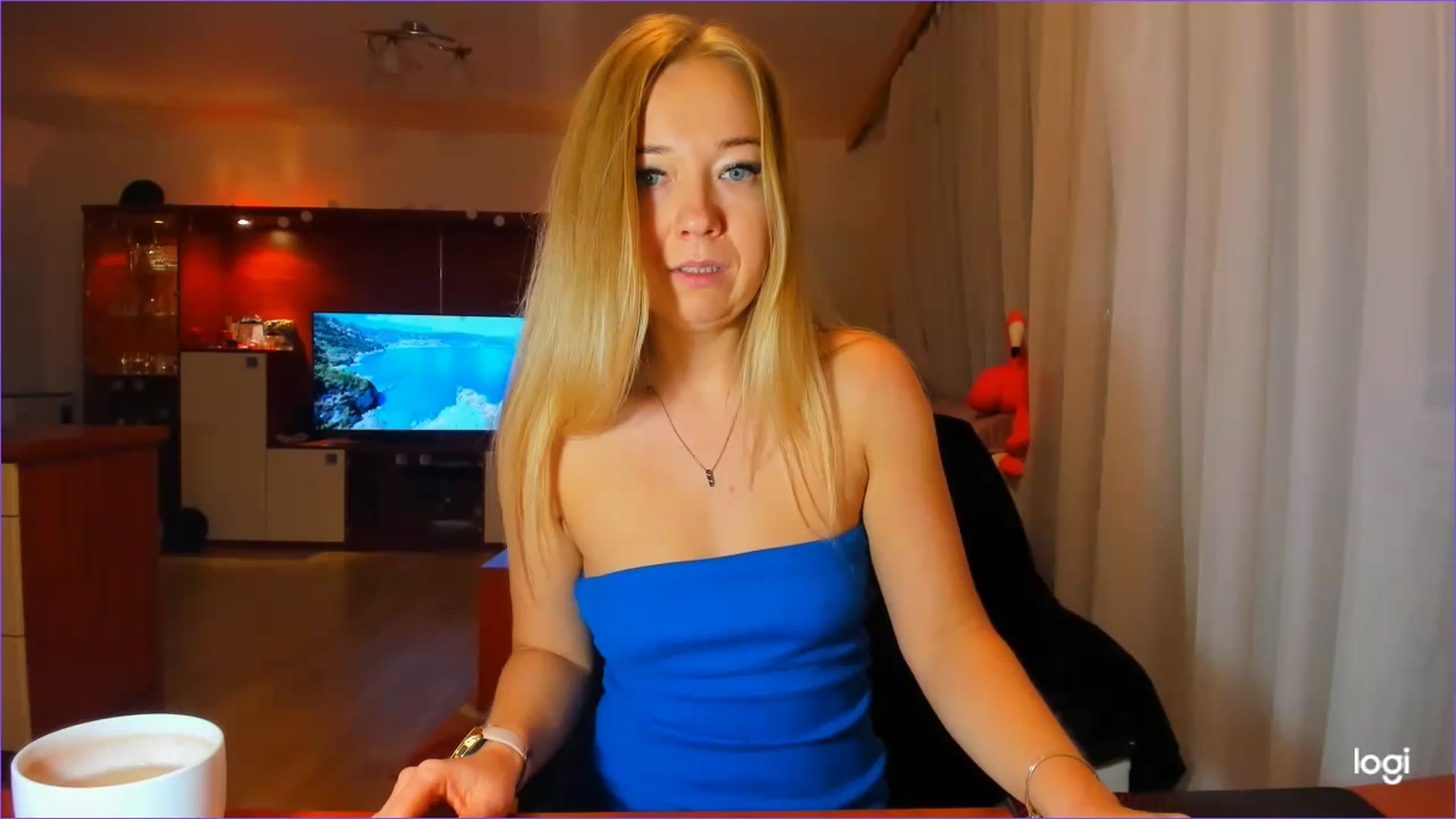 Gallery image thumbnail from FlamingoDream's myfreecams stream on, 11/24/2023, 01:00 image 5 of 20