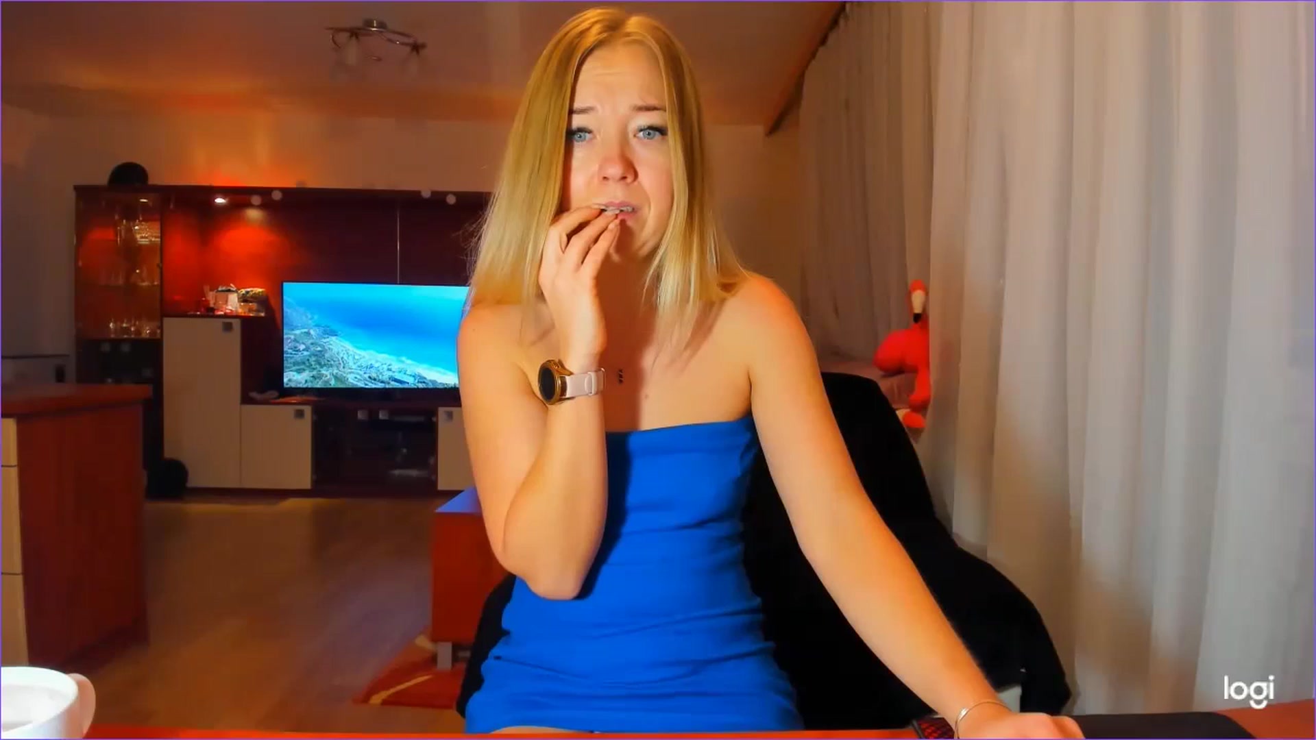 Gallery image thumbnail from FlamingoDream's myfreecams stream on, 11/24/2023, 01:00 image 9 of 20