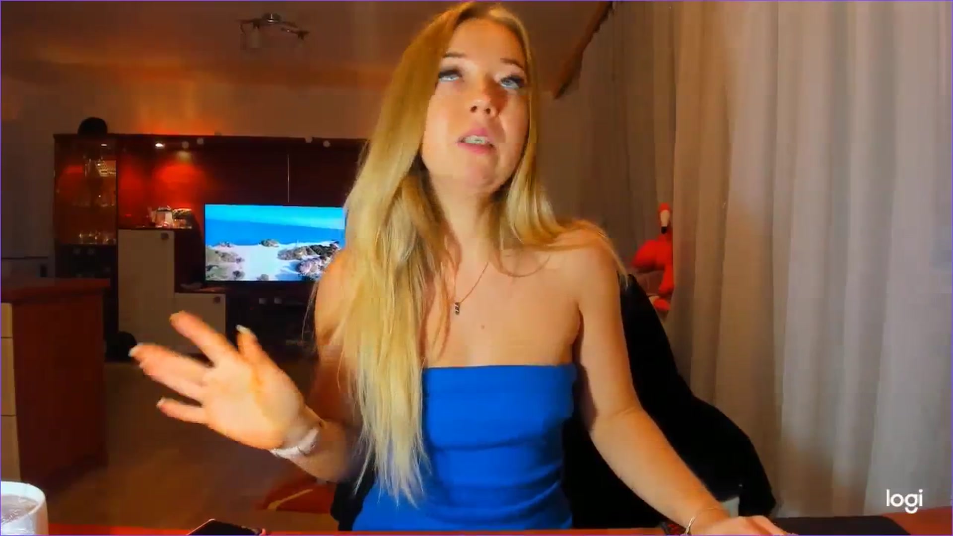 Gallery image thumbnail from FlamingoDream's myfreecams stream on, 11/24/2023, 01:00 image 14 of 20