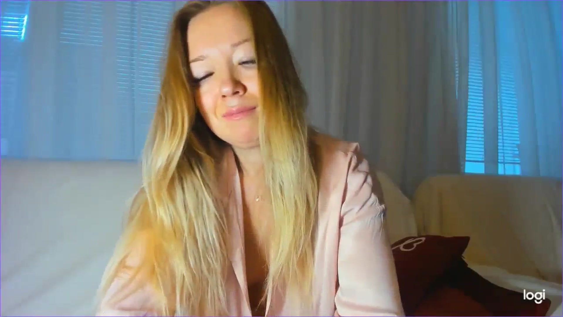 Gallery image thumbnail from FlamingoDream's myfreecams stream on, 01/03/2024, 09:30 image 11 of 20