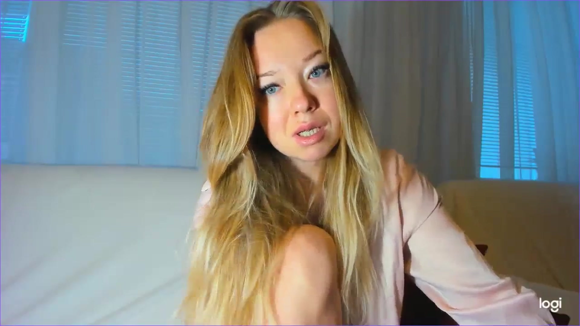 Gallery image thumbnail from FlamingoDream's myfreecams stream on, 01/03/2024, 09:30 image 6 of 20