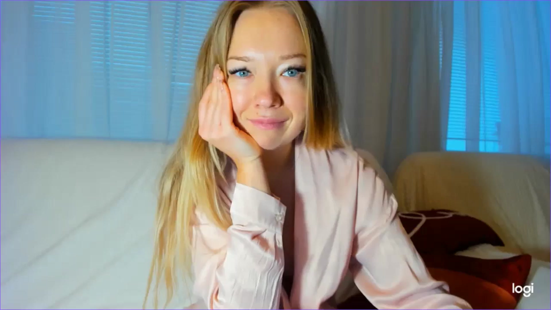 Gallery image thumbnail from FlamingoDream's myfreecams stream on, 01/03/2024, 10:28 image 13 of 20