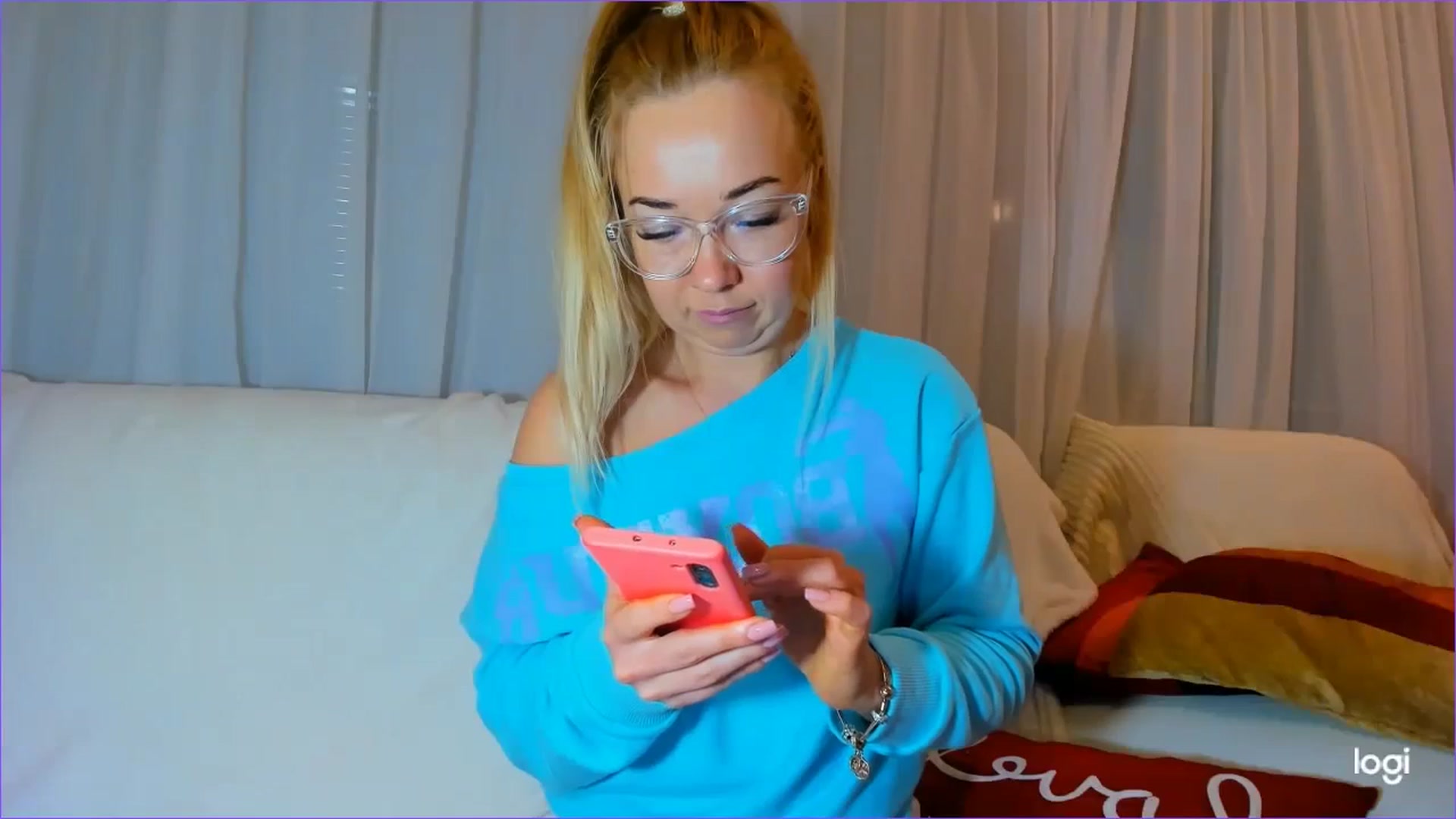 Gallery image thumbnail from FlamingoDream's myfreecams stream on, 03/01/2024, 24:02 image 15 of 20