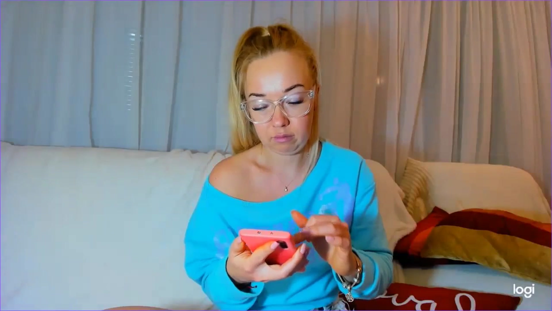 Gallery image thumbnail from FlamingoDream's myfreecams stream on, 03/01/2024, 24:02 image 12 of 20