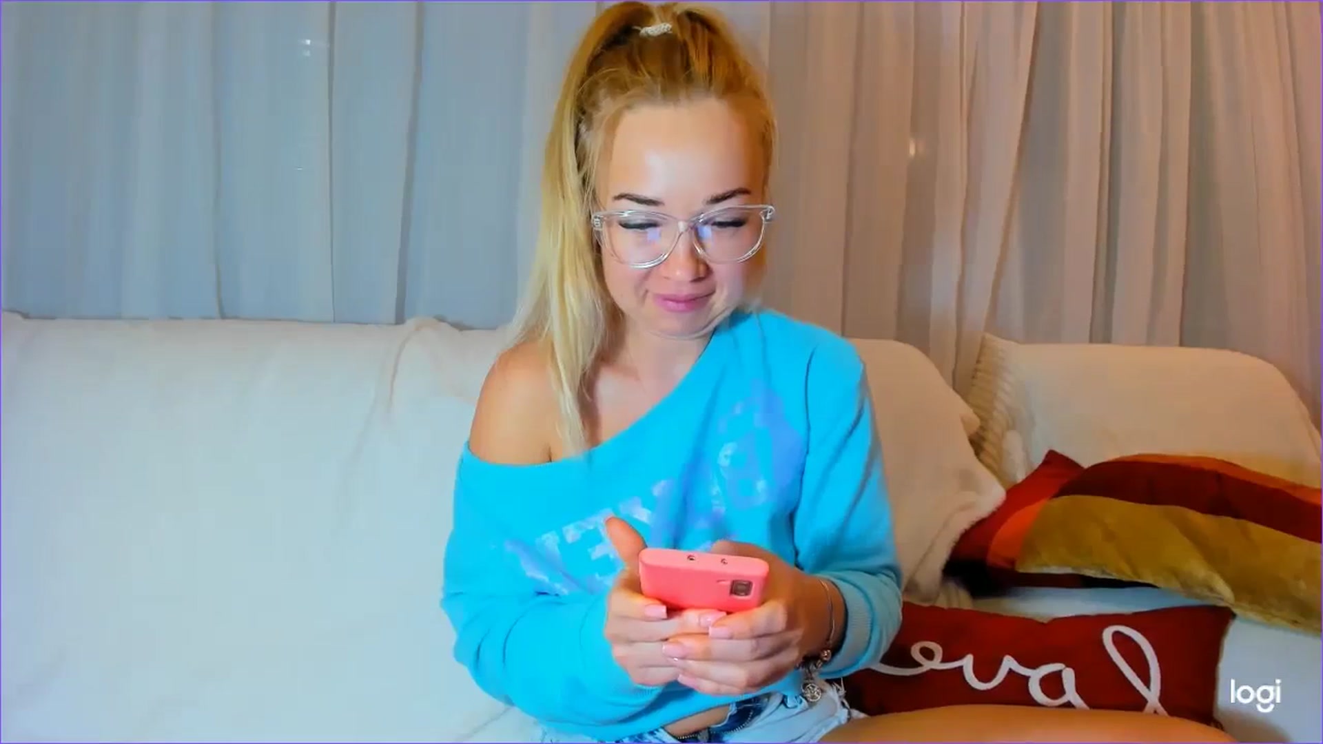 Gallery image thumbnail from FlamingoDream's myfreecams stream on, 03/01/2024, 24:45 image 18 of 20