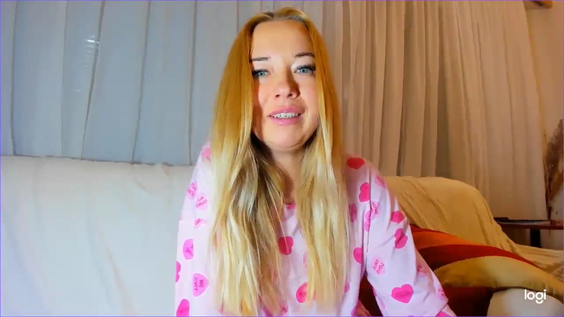 Gallery image thumbnail from FlamingoDream's myfreecams stream on, 03/06/2024, 04:46 image 3 of 20