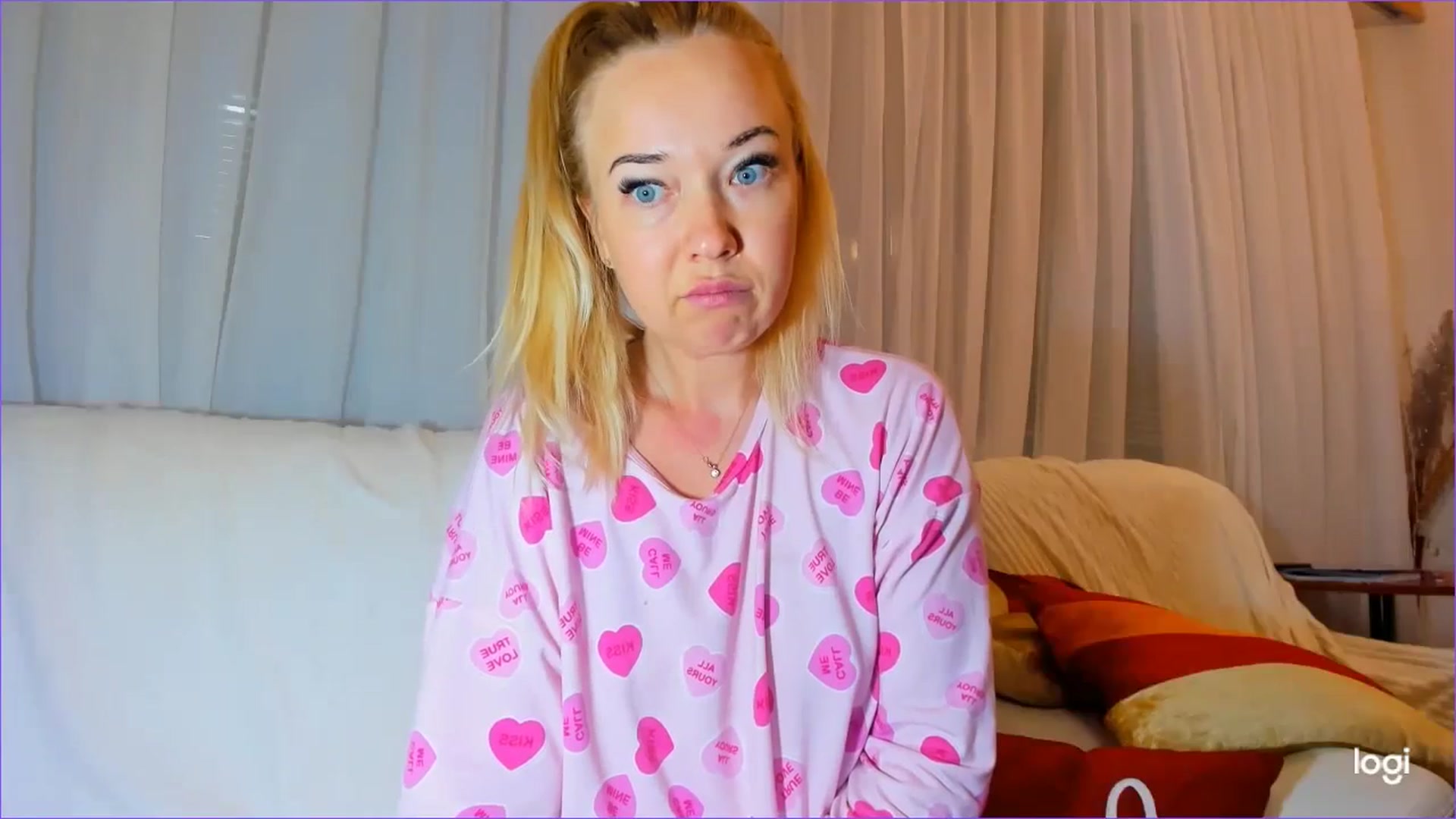 Gallery image thumbnail from FlamingoDream's myfreecams stream on, 03/06/2024, 04:46 image 15 of 20