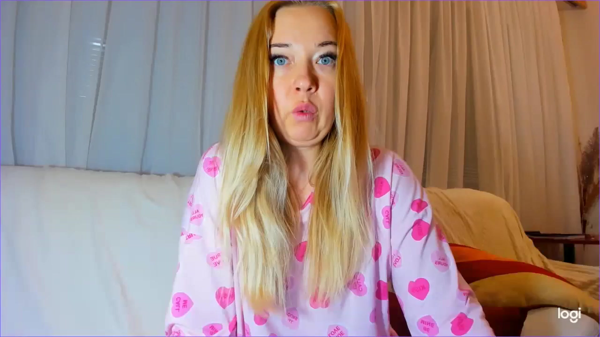 Gallery image thumbnail from FlamingoDream's myfreecams stream on, 03/06/2024, 04:46 image 10 of 20