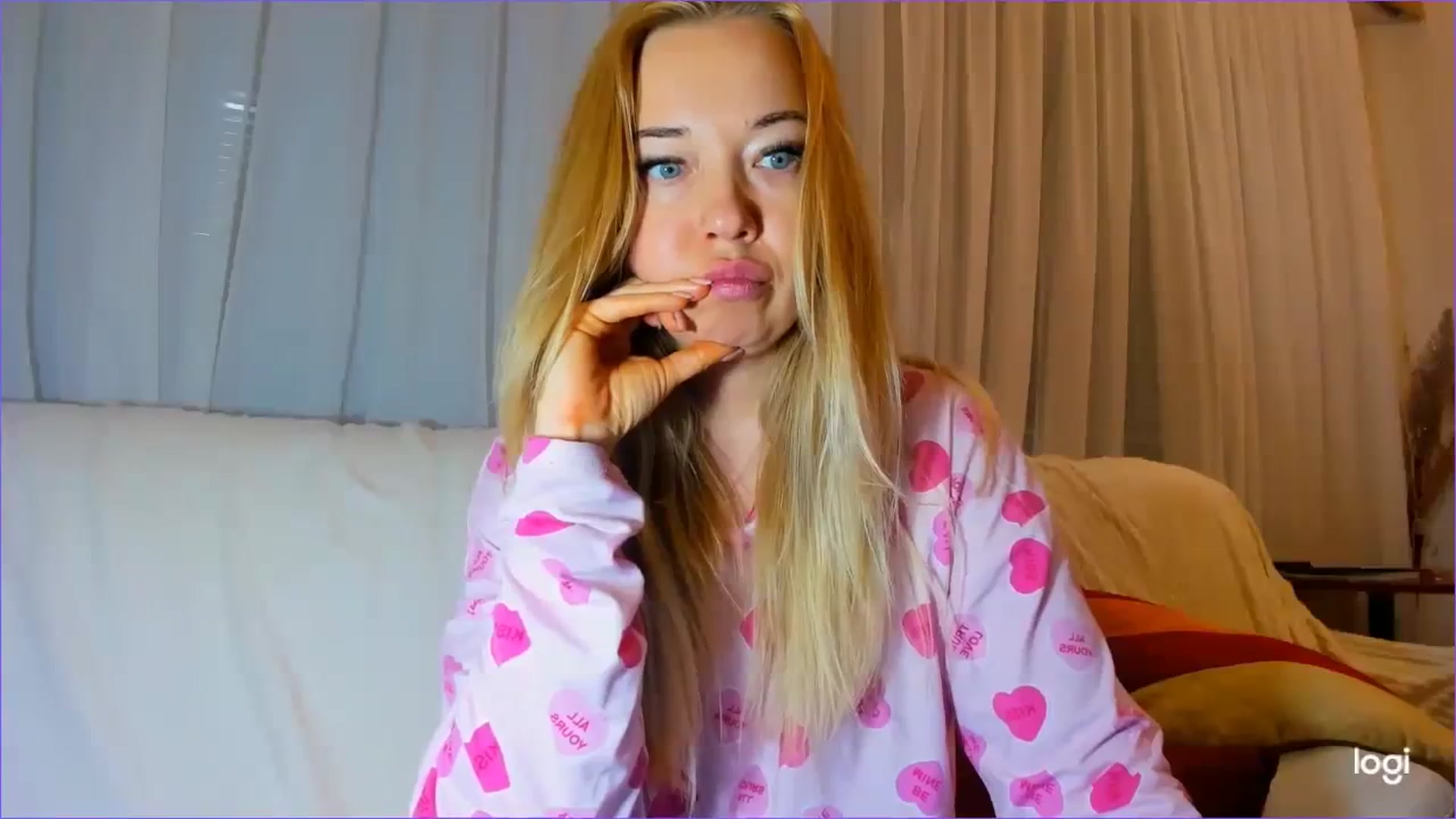 Gallery image thumbnail from FlamingoDream's myfreecams stream on, 03/06/2024, 04:46 image 9 of 20