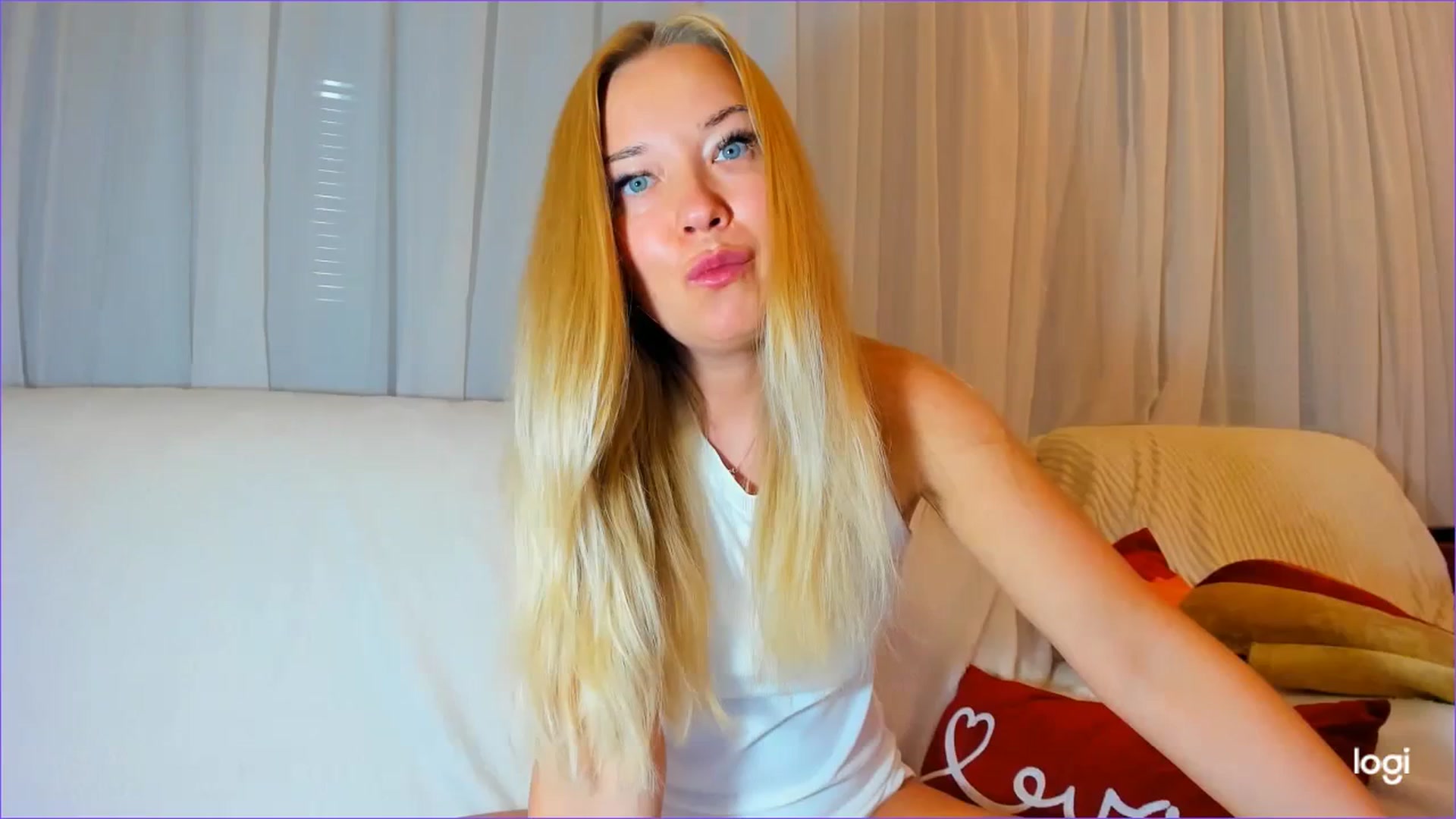Gallery image thumbnail from FlamingoDream's myfreecams stream on, 03/12/2024, 22:25 image 6 of 20