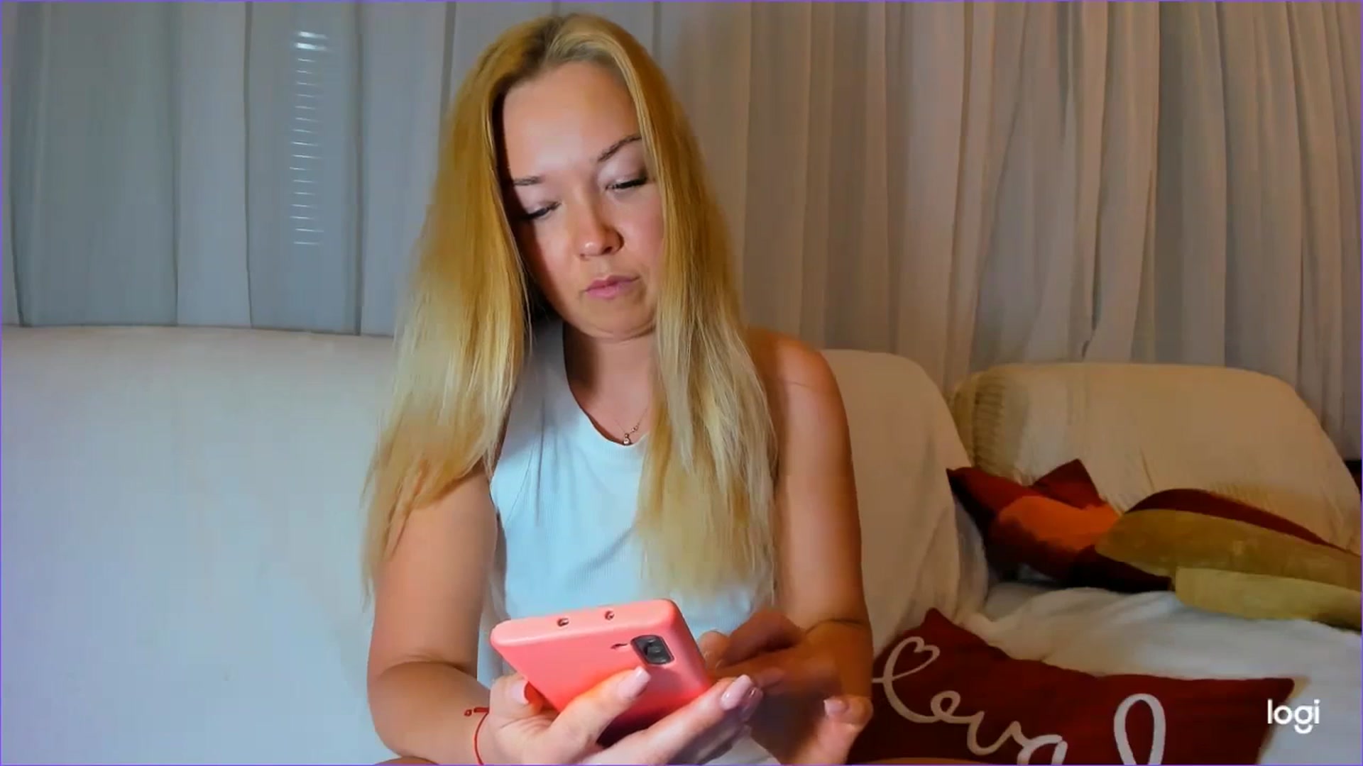 Gallery image thumbnail from FlamingoDream's myfreecams stream on, 03/12/2024, 22:25 image 20 of 20