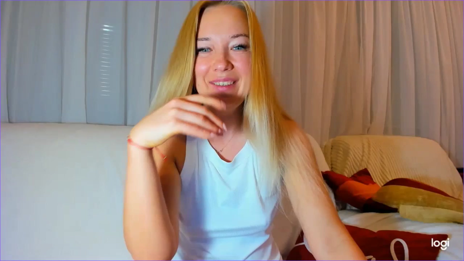 Gallery image thumbnail from FlamingoDream's myfreecams stream on, 03/12/2024, 22:25 image 10 of 20