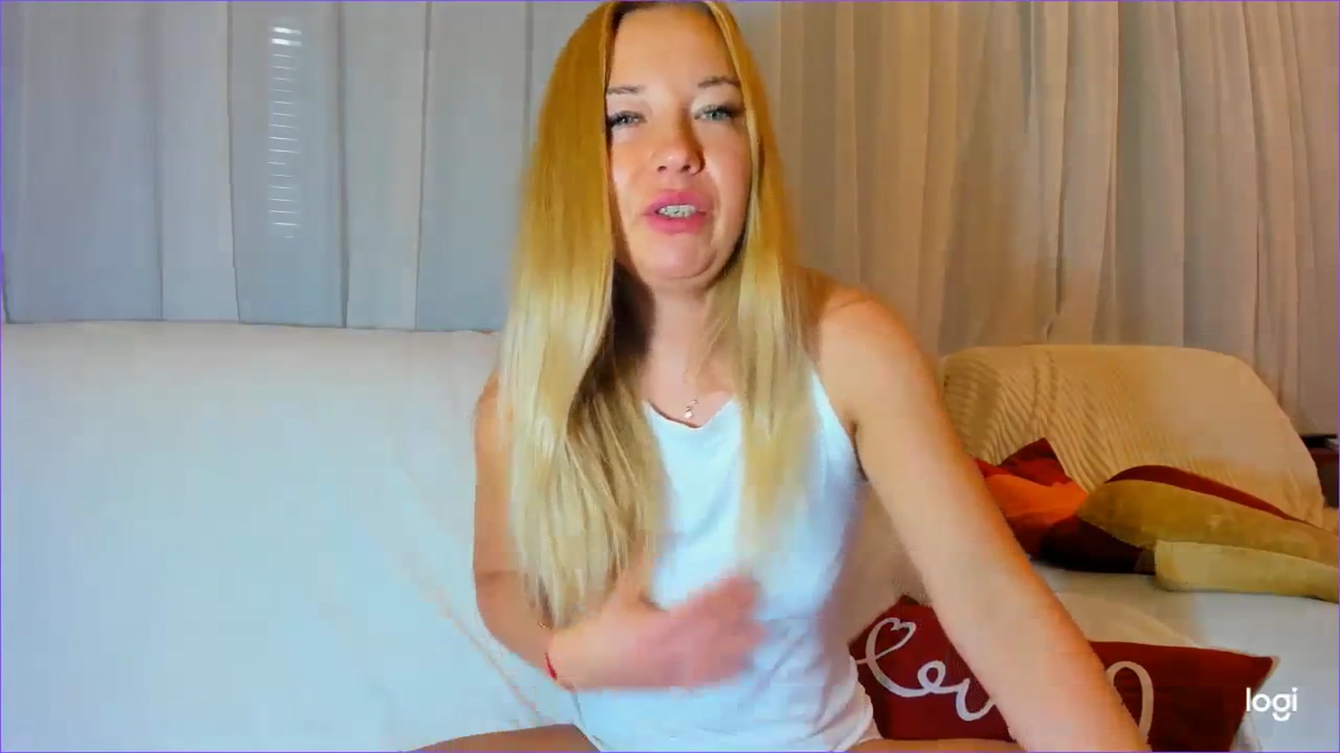 Gallery image thumbnail from FlamingoDream's myfreecams stream on, 03/13/2024, 24:13 image 12 of 20