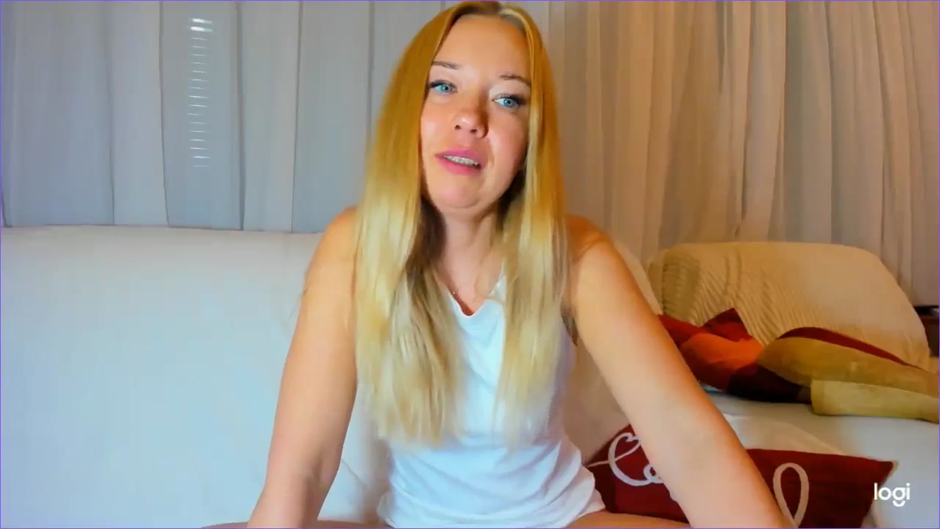 Gallery image thumbnail from FlamingoDream's myfreecams stream on, 03/13/2024, 24:13 image 14 of 20
