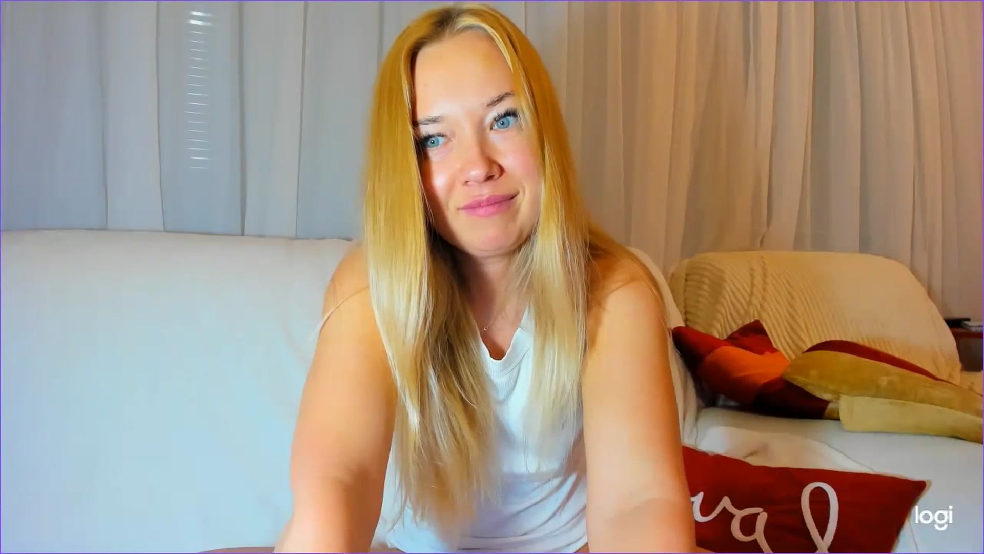 Gallery image thumbnail from FlamingoDream's myfreecams stream on, 03/13/2024, 24:13 image 15 of 20