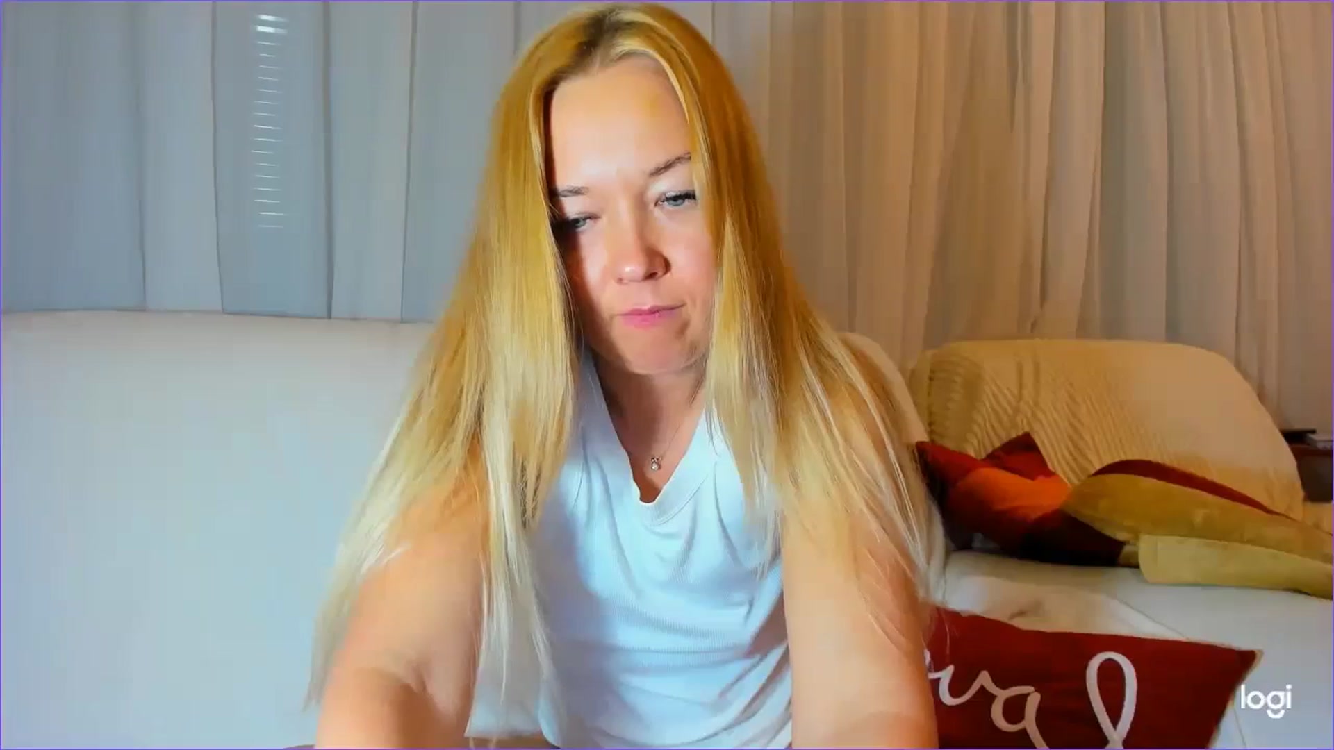 Gallery image thumbnail from FlamingoDream's myfreecams stream on, 03/13/2024, 24:13 image 19 of 20