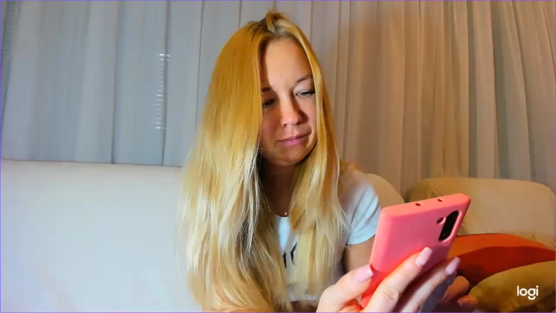 Gallery image thumbnail from FlamingoDream's myfreecams stream on, 03/21/2024, 23:58 image 16 of 20