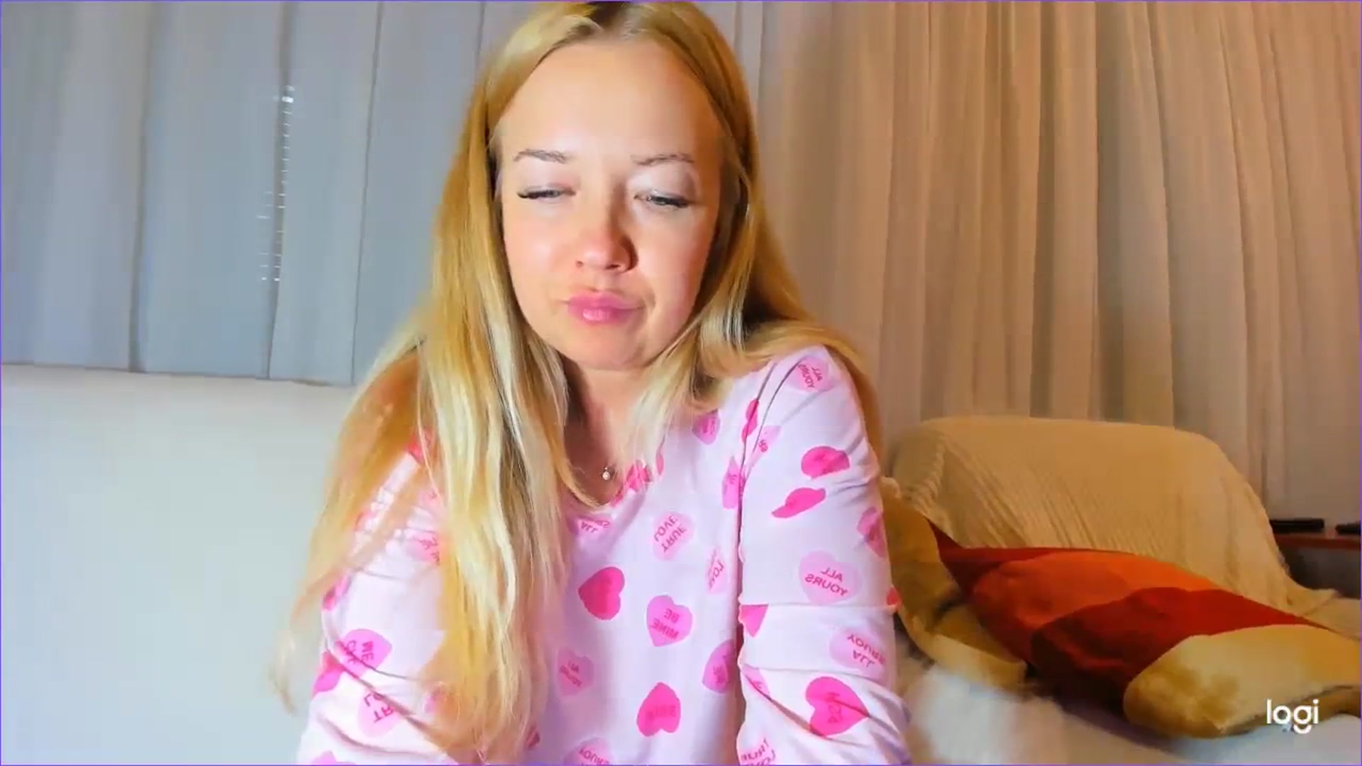 Gallery image thumbnail from FlamingoDream's myfreecams stream on, 03/22/2024, 04:53 image 17 of 20