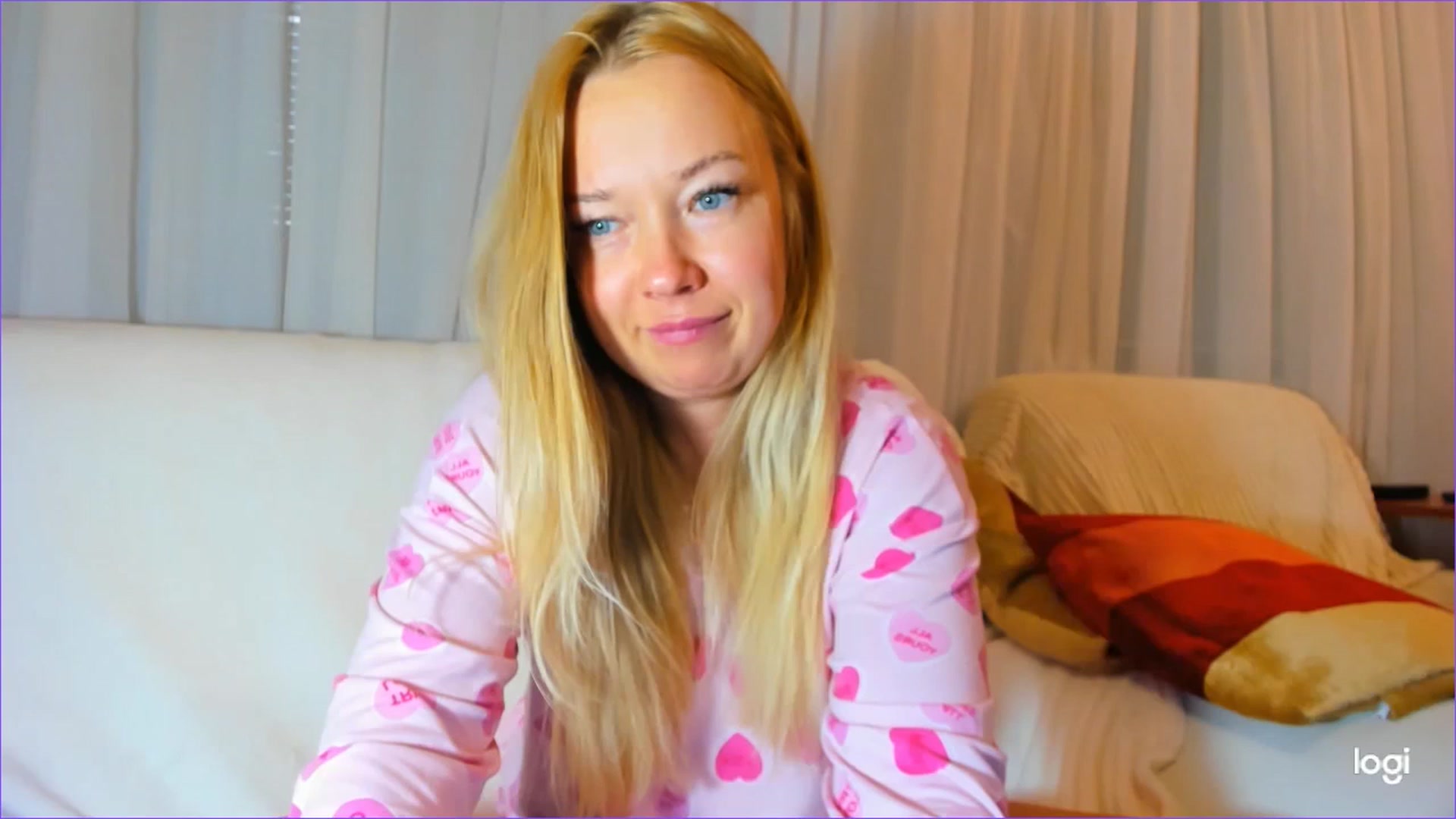 Gallery image thumbnail from FlamingoDream's myfreecams stream on, 03/22/2024, 04:53 image 12 of 20