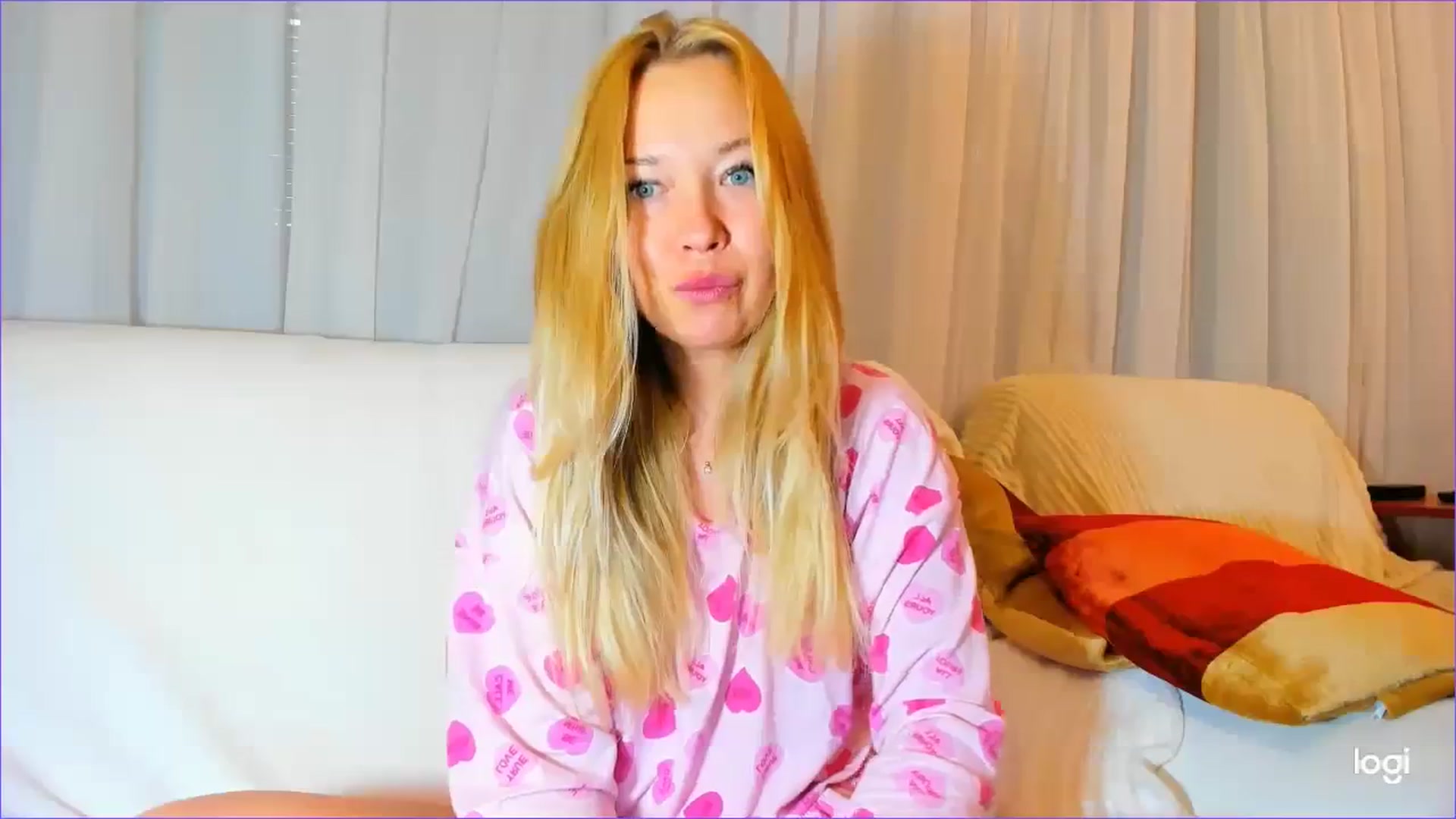 Gallery image thumbnail from FlamingoDream's myfreecams stream on, 03/22/2024, 04:53 image 11 of 20