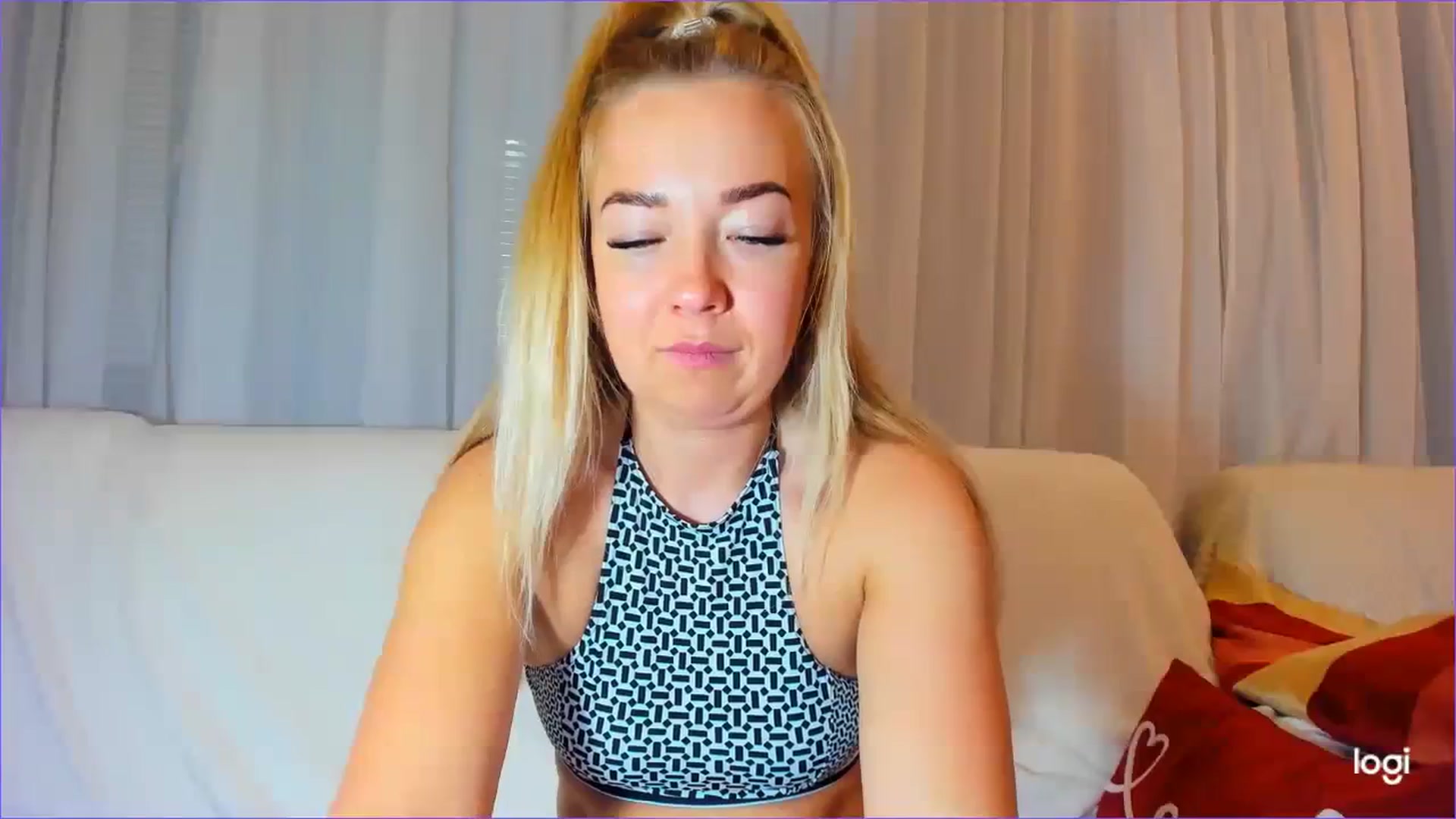 Gallery image thumbnail from FlamingoDream's myfreecams stream on, 03/22/2024, 23:58 image 14 of 20