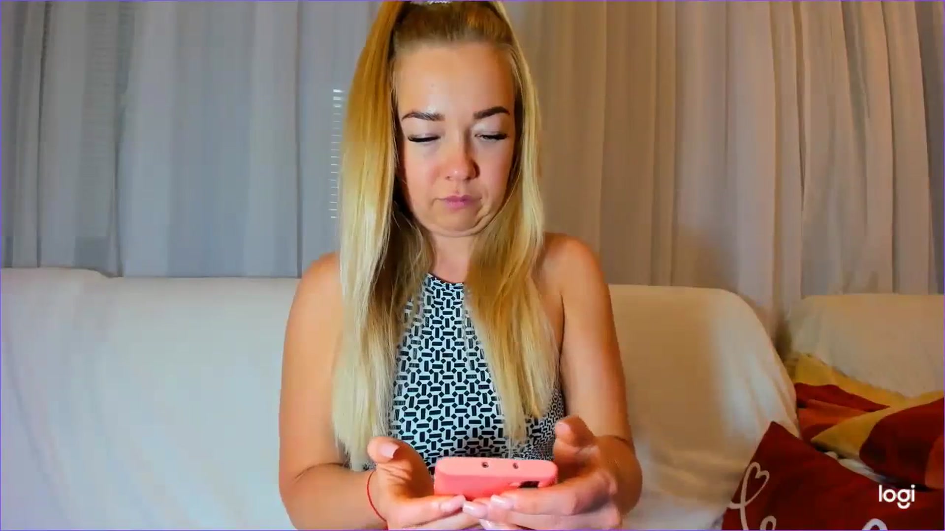 Gallery image thumbnail from FlamingoDream's myfreecams stream on, 03/22/2024, 23:58 image 4 of 20