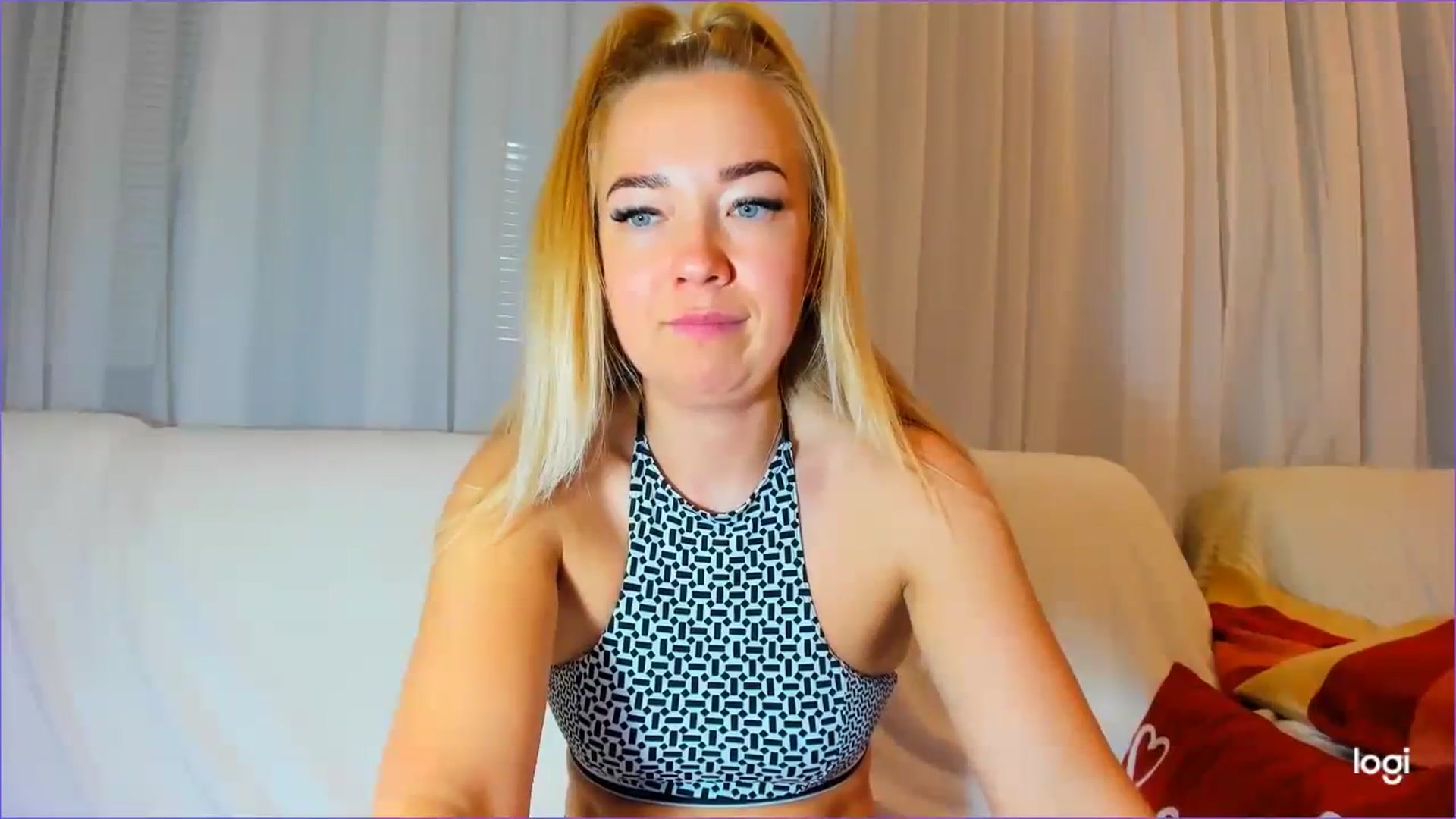 Gallery image thumbnail from FlamingoDream's myfreecams stream on, 03/22/2024, 23:58 image 13 of 20