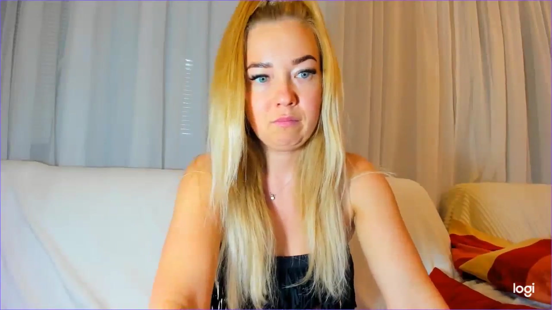 Gallery image thumbnail from FlamingoDream's myfreecams stream on, 03/23/2024, 24:24 image 18 of 20