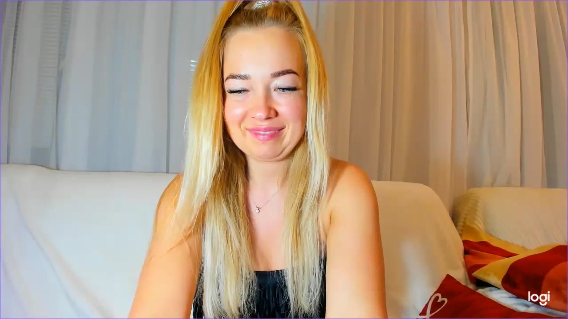 Gallery image thumbnail from FlamingoDream's myfreecams stream on, 03/23/2024, 24:24 image 16 of 20