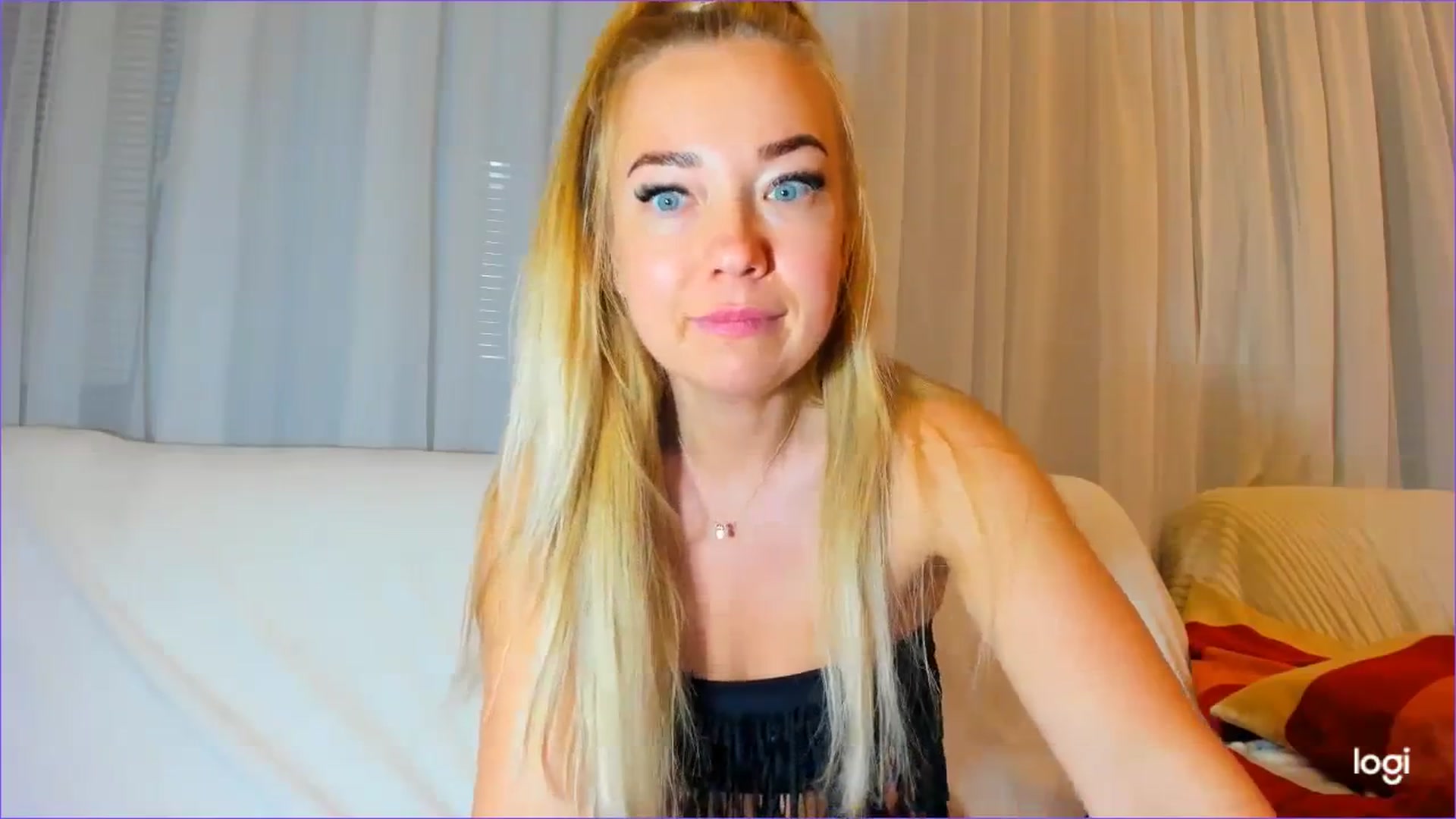Gallery image thumbnail from FlamingoDream's myfreecams stream on, 03/23/2024, 24:24 image 11 of 20