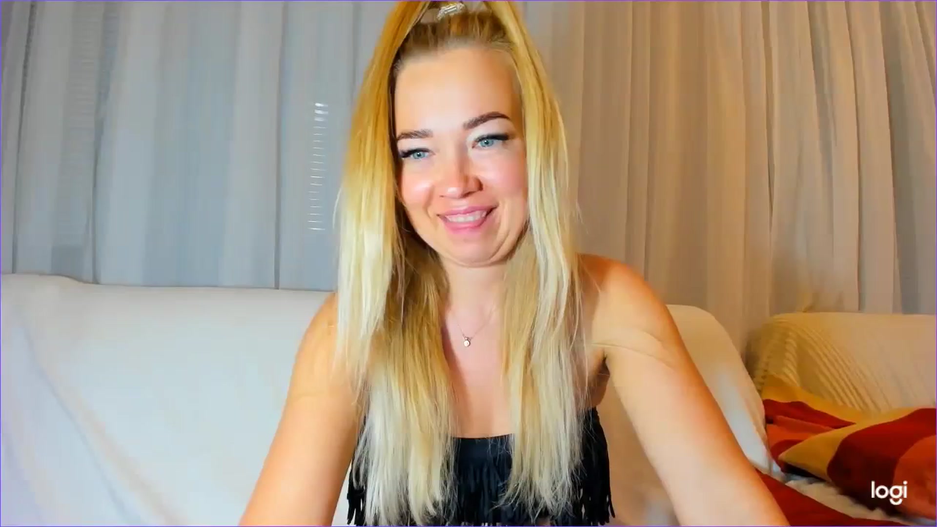 Gallery image thumbnail from FlamingoDream's myfreecams stream on, 03/23/2024, 24:24 image 19 of 20