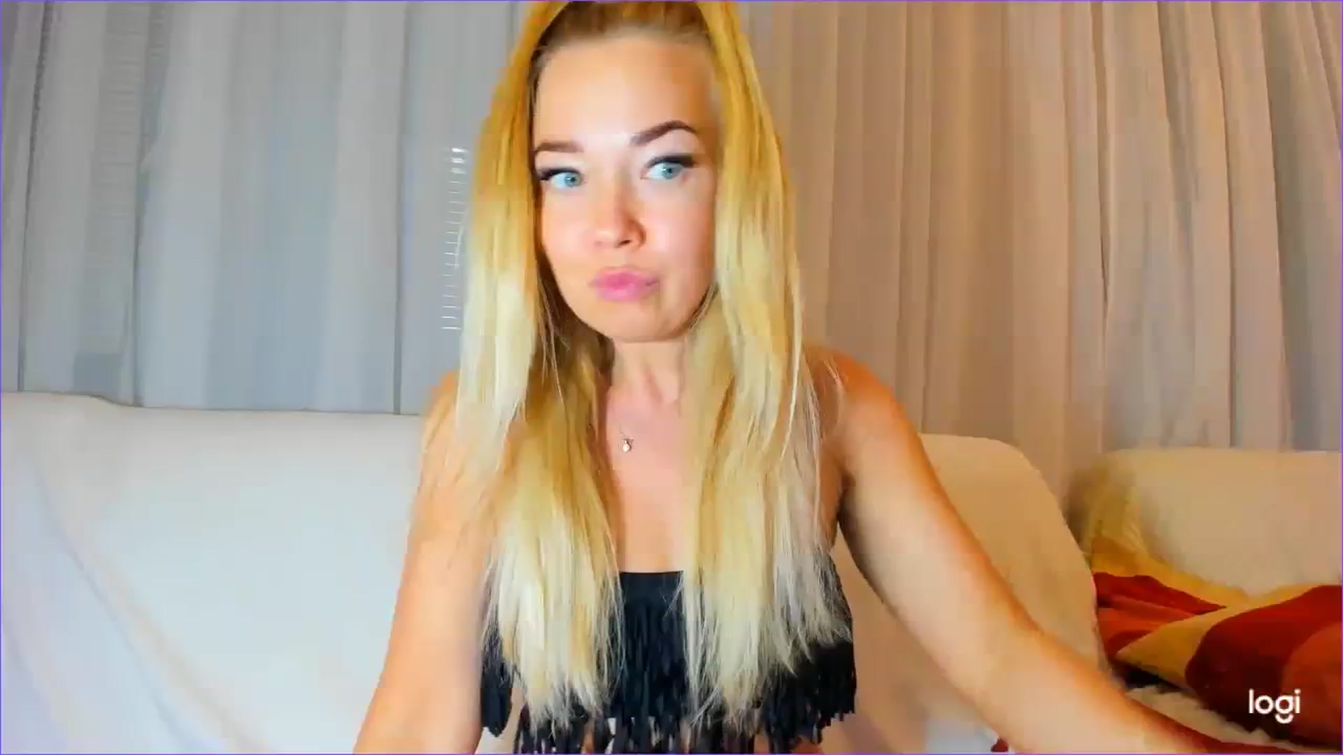 Gallery image thumbnail from FlamingoDream's myfreecams stream on, 03/23/2024, 24:24 image 17 of 20