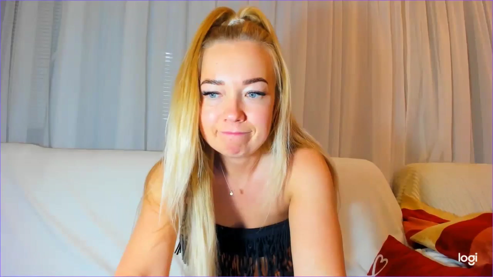 Gallery image thumbnail from FlamingoDream's myfreecams stream on, 03/23/2024, 24:24 image 10 of 20