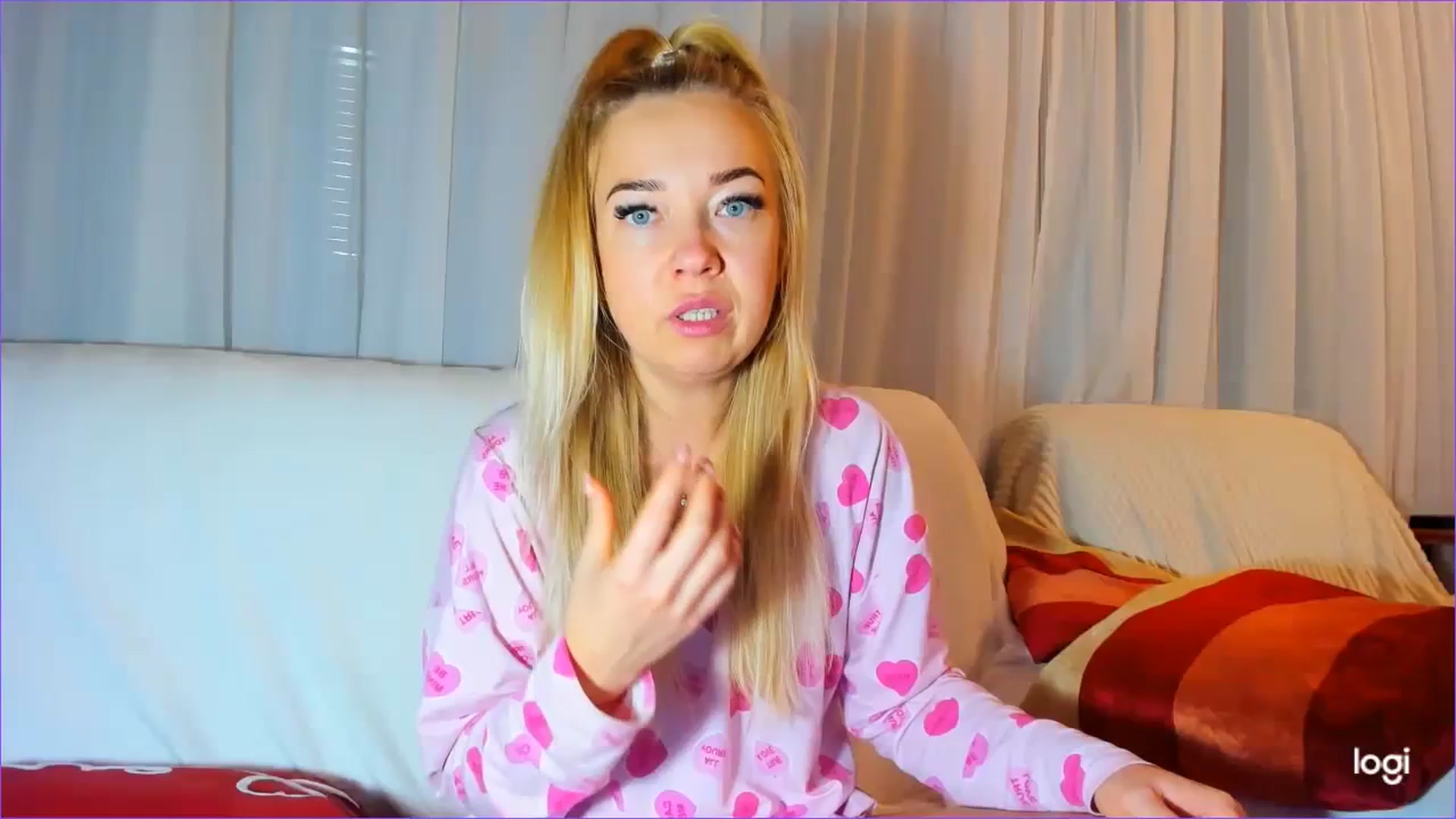 Gallery image thumbnail from FlamingoDream's myfreecams stream on, 03/23/2024, 03:35 image 15 of 20