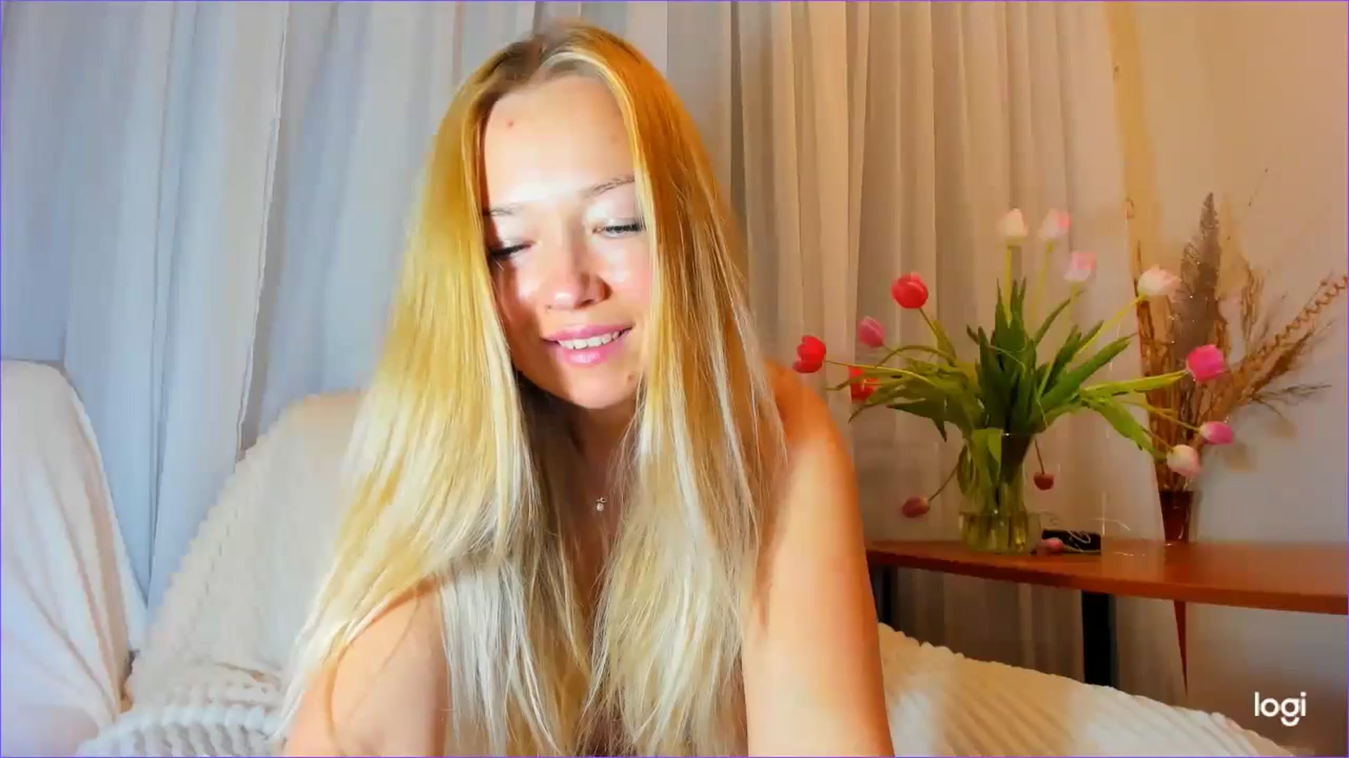 Gallery image thumbnail from FlamingoDream's myfreecams stream on, 04/17/2024, 23:25 image 17 of 20