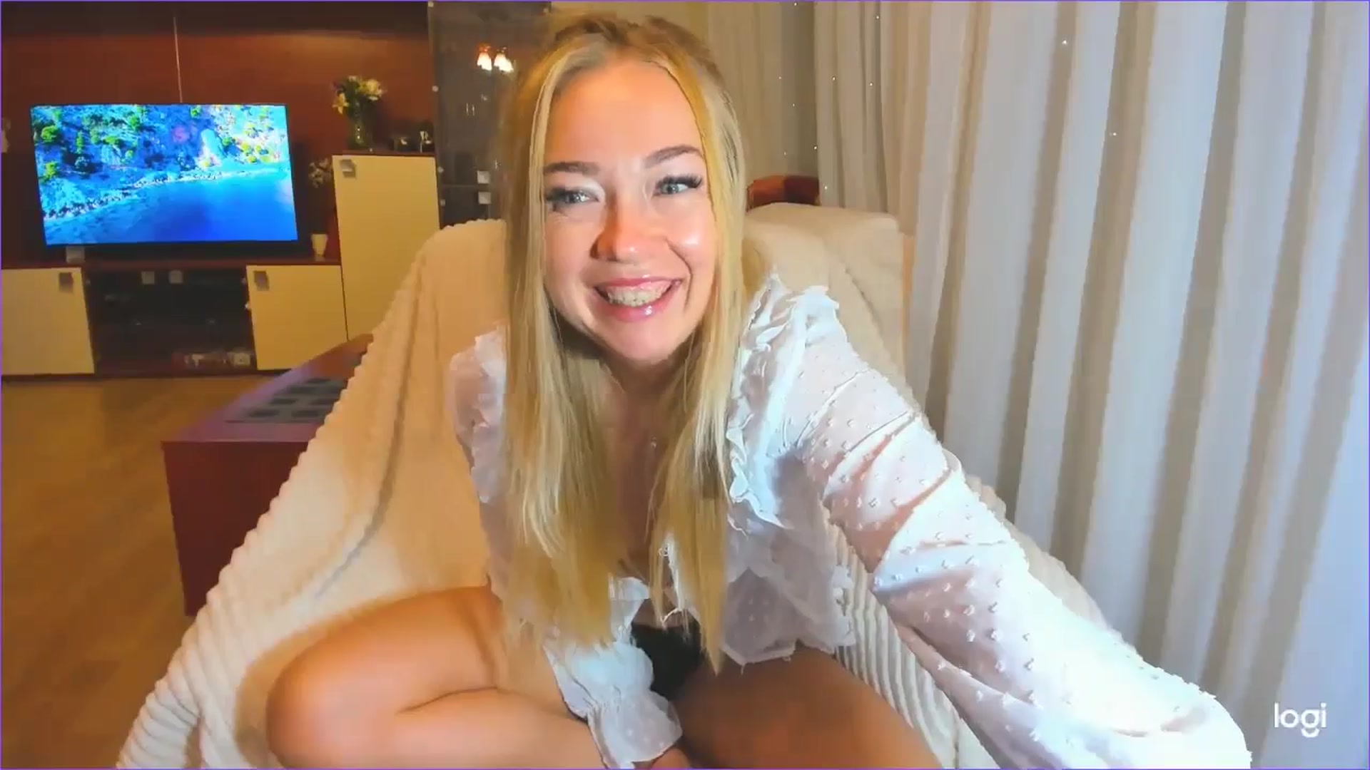 Gallery image thumbnail from FlamingoDream's myfreecams stream on, 05/13/2024, 23:30 image 13 of 20