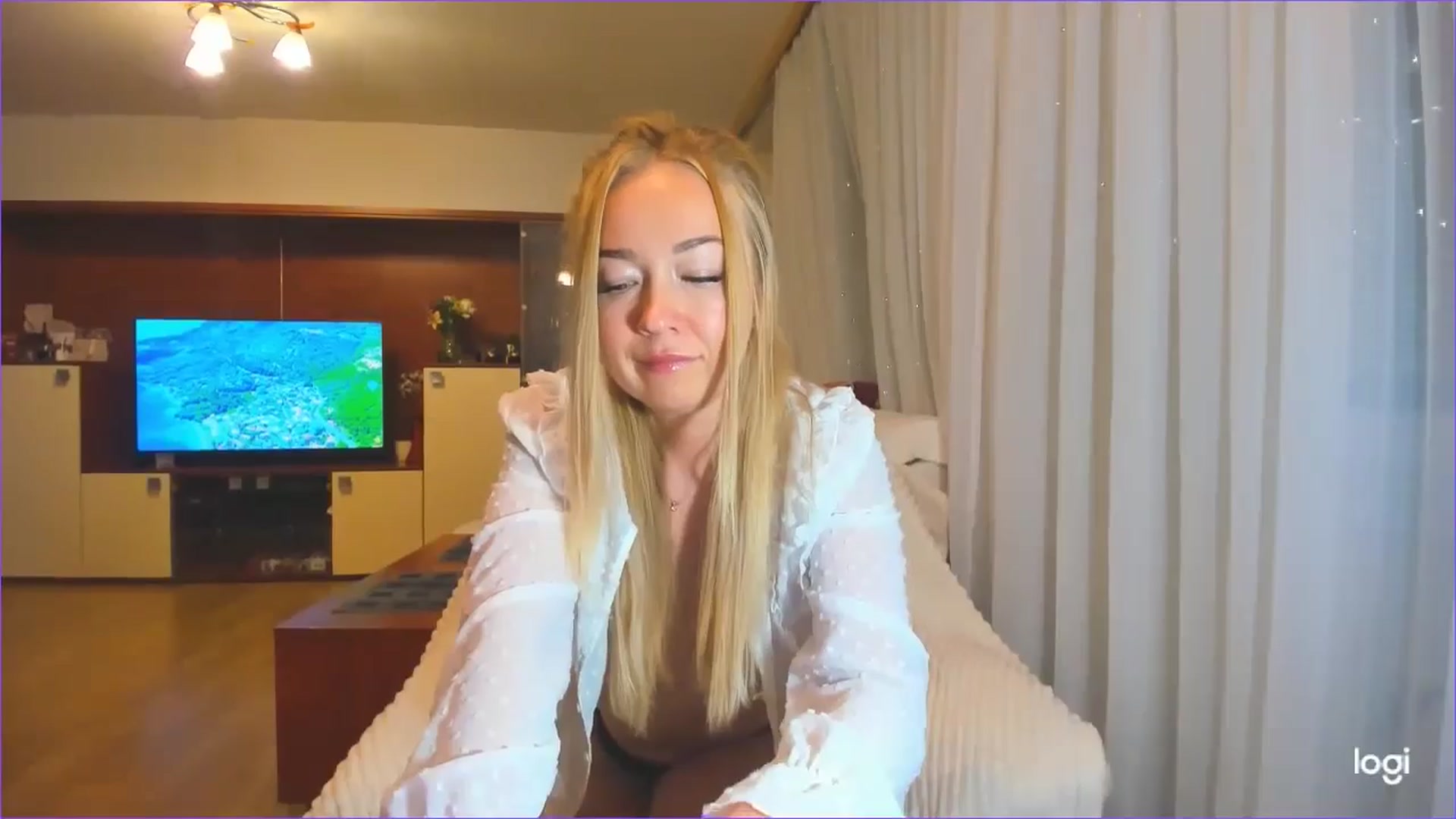 Gallery image thumbnail from FlamingoDream's myfreecams stream on, 05/14/2024, 24:00 image 7 of 20