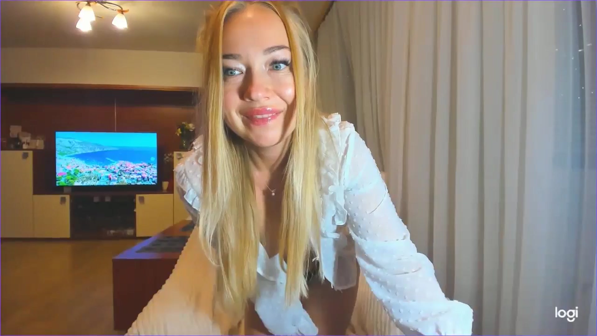 Gallery image thumbnail from FlamingoDream's myfreecams stream on, 05/14/2024, 24:00 image 5 of 20